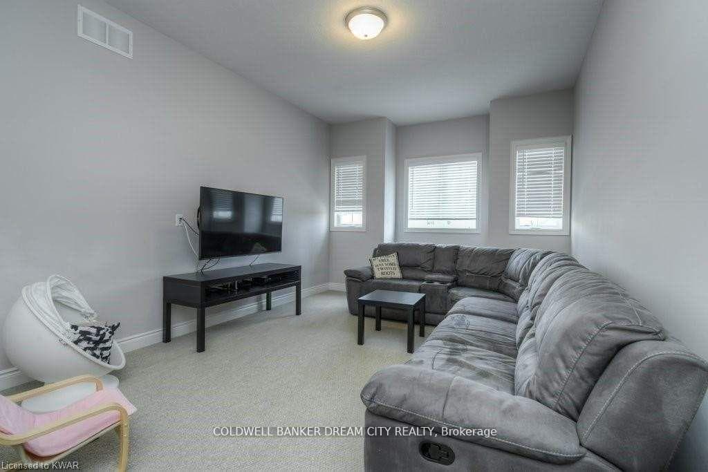 235 Birkinshaw Road photo 6