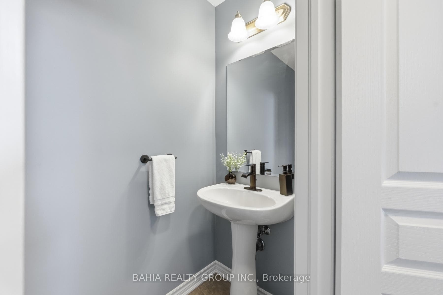 638 Gervais Terrace photo 17