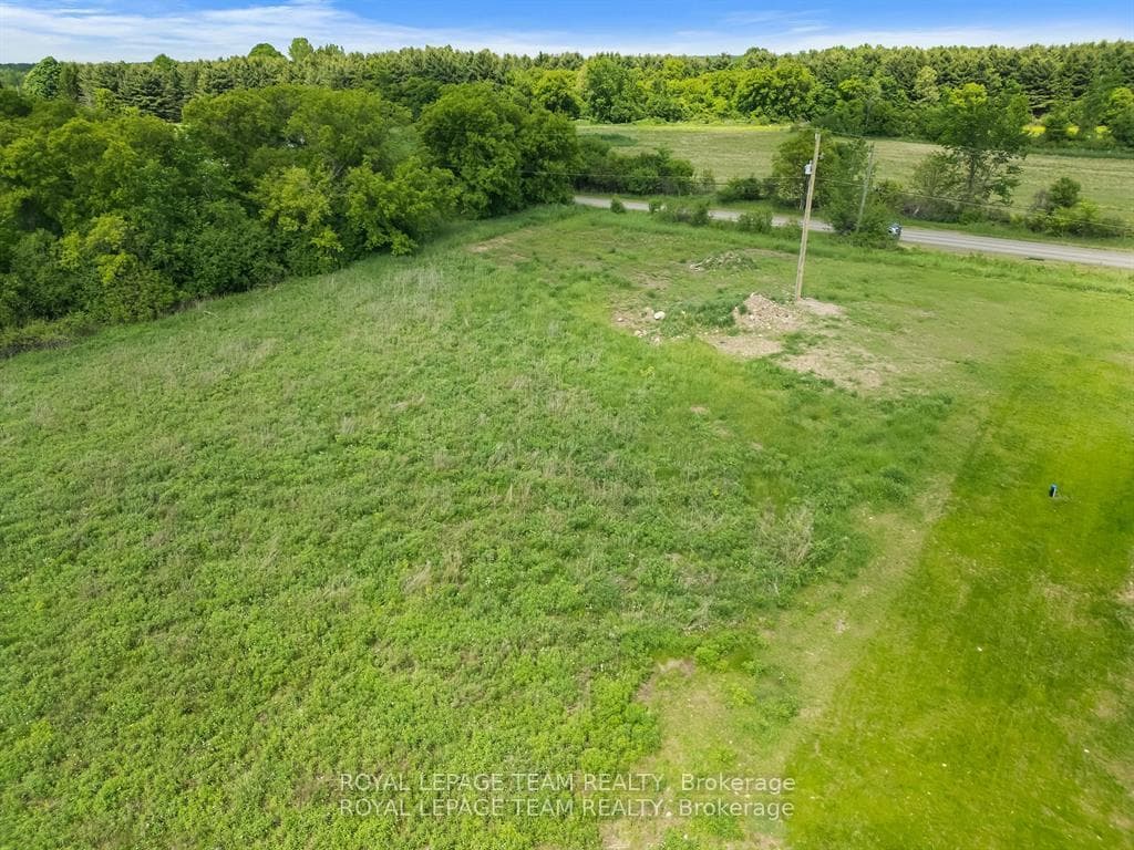 475 Pioneer Road photo 2