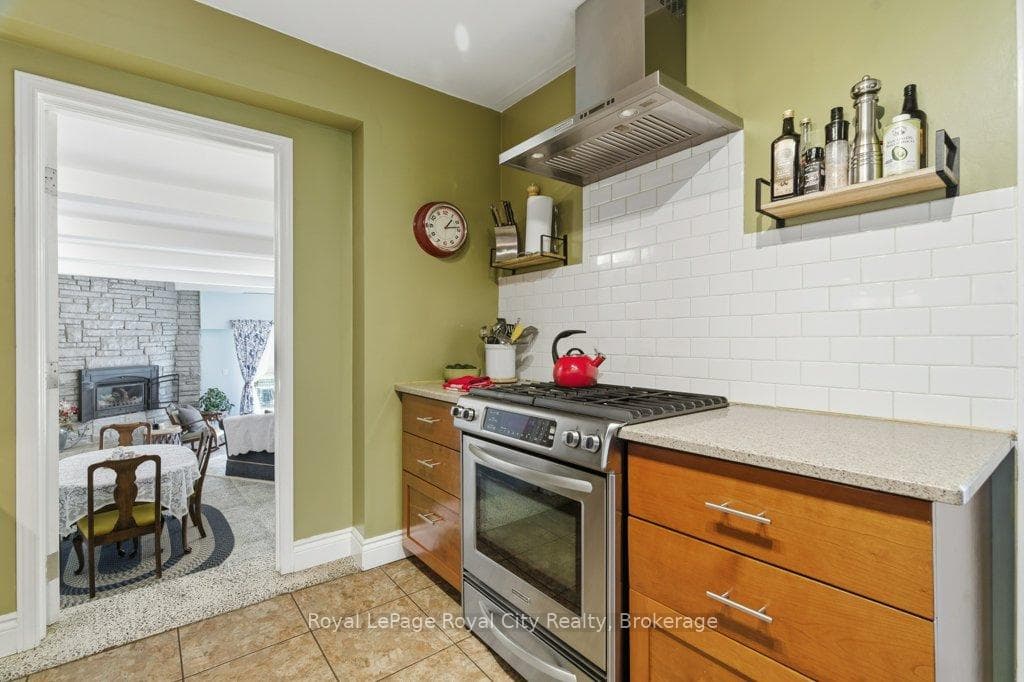 104 Kathleen Street photo 14