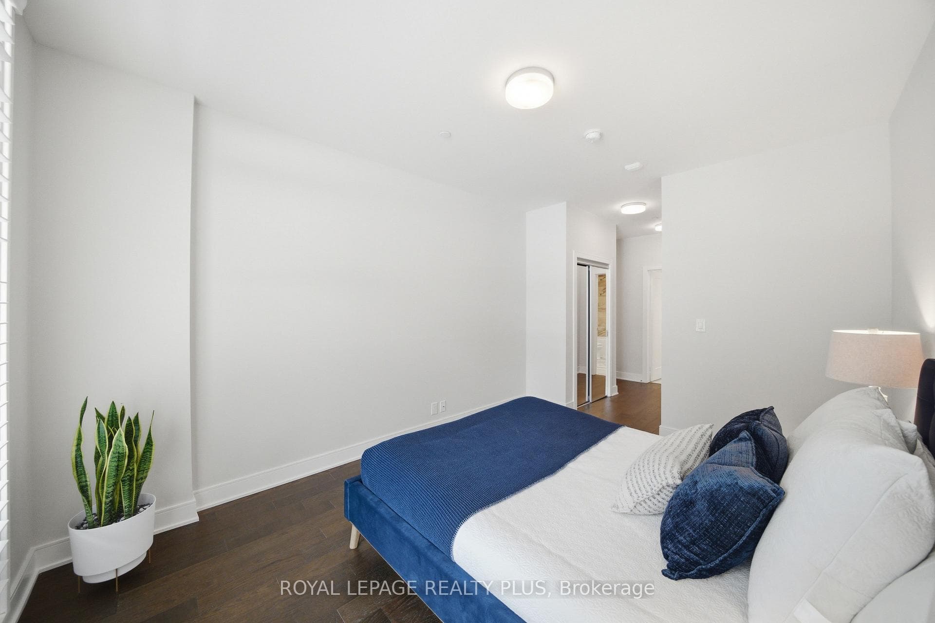 1575 Lakeshore Road Unit 117 photo 20