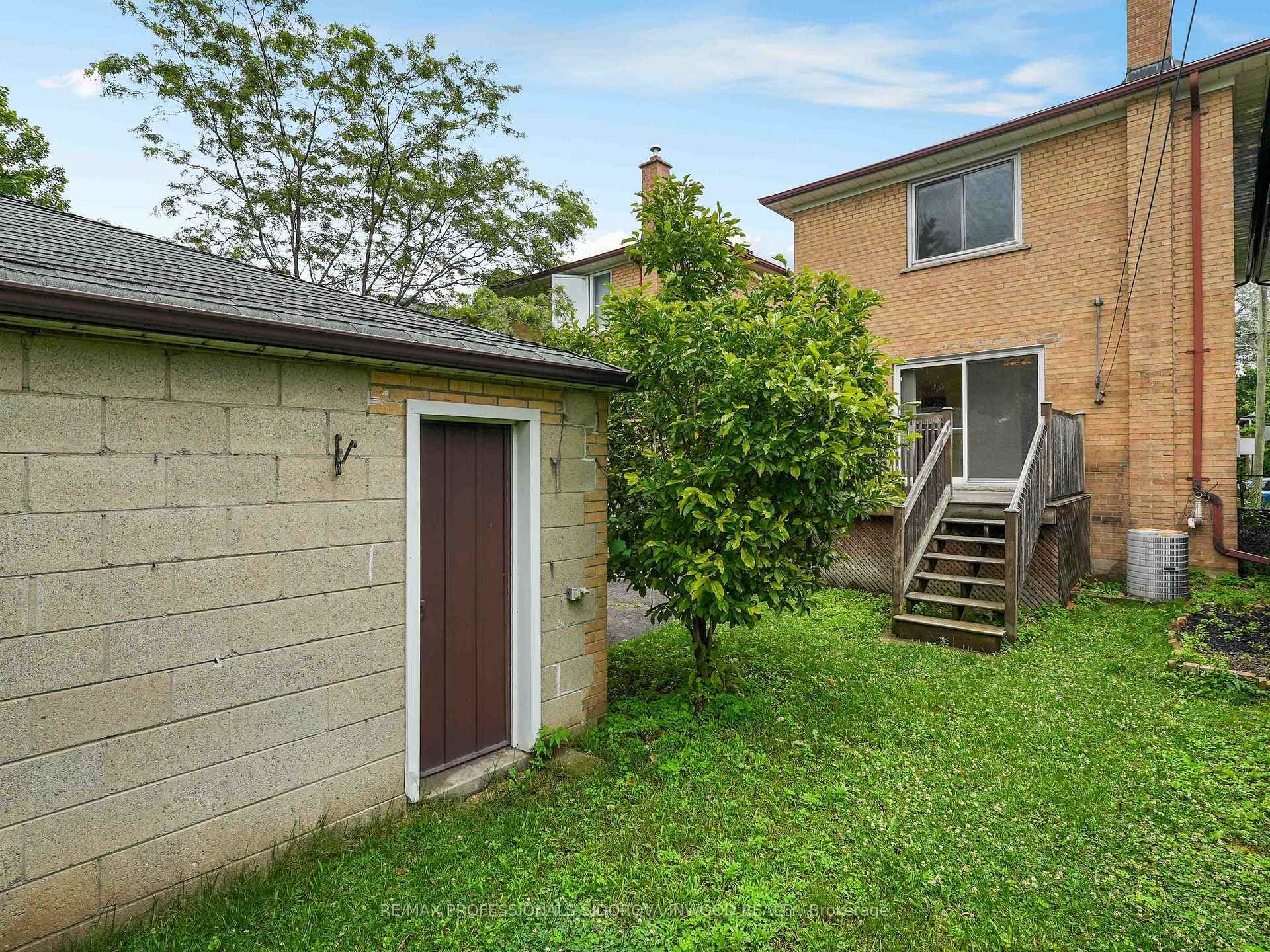 100 Beresford Avenue photo 28