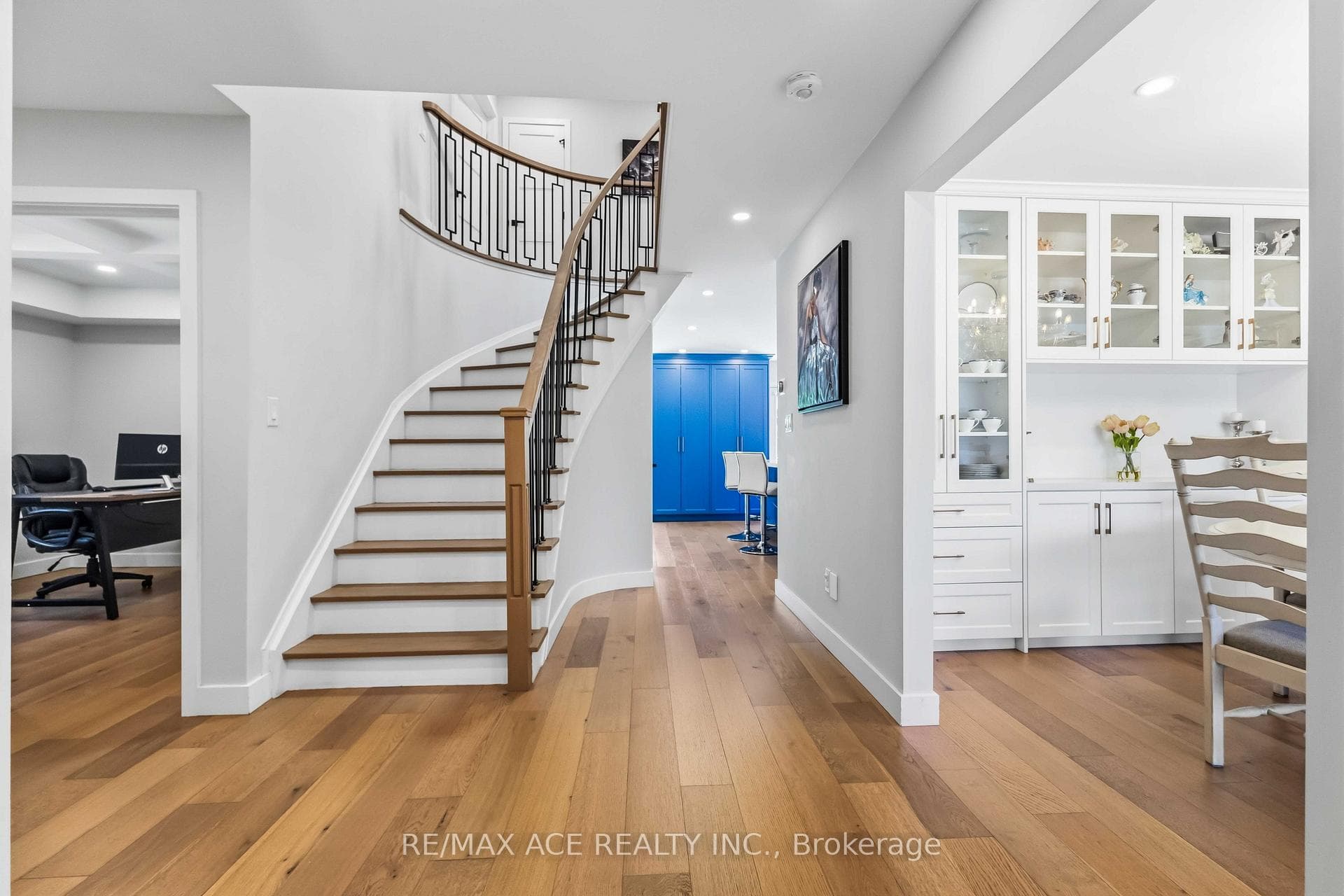 19 Barker Court photo 5