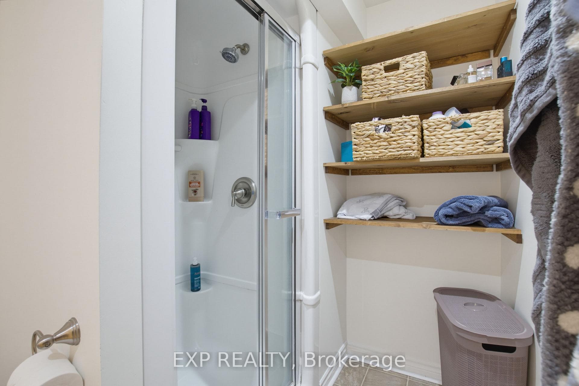 121 Mount Pleasant Avenue photo 36