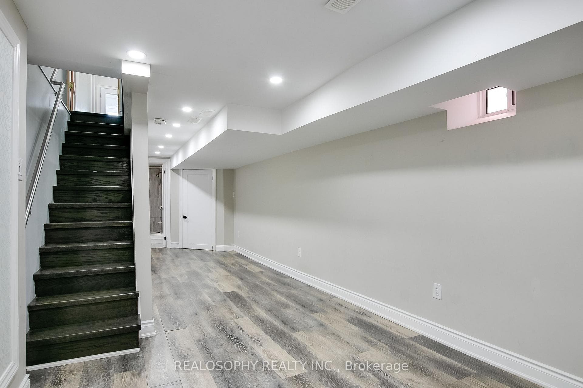 584 Eastern Avenue photo 12