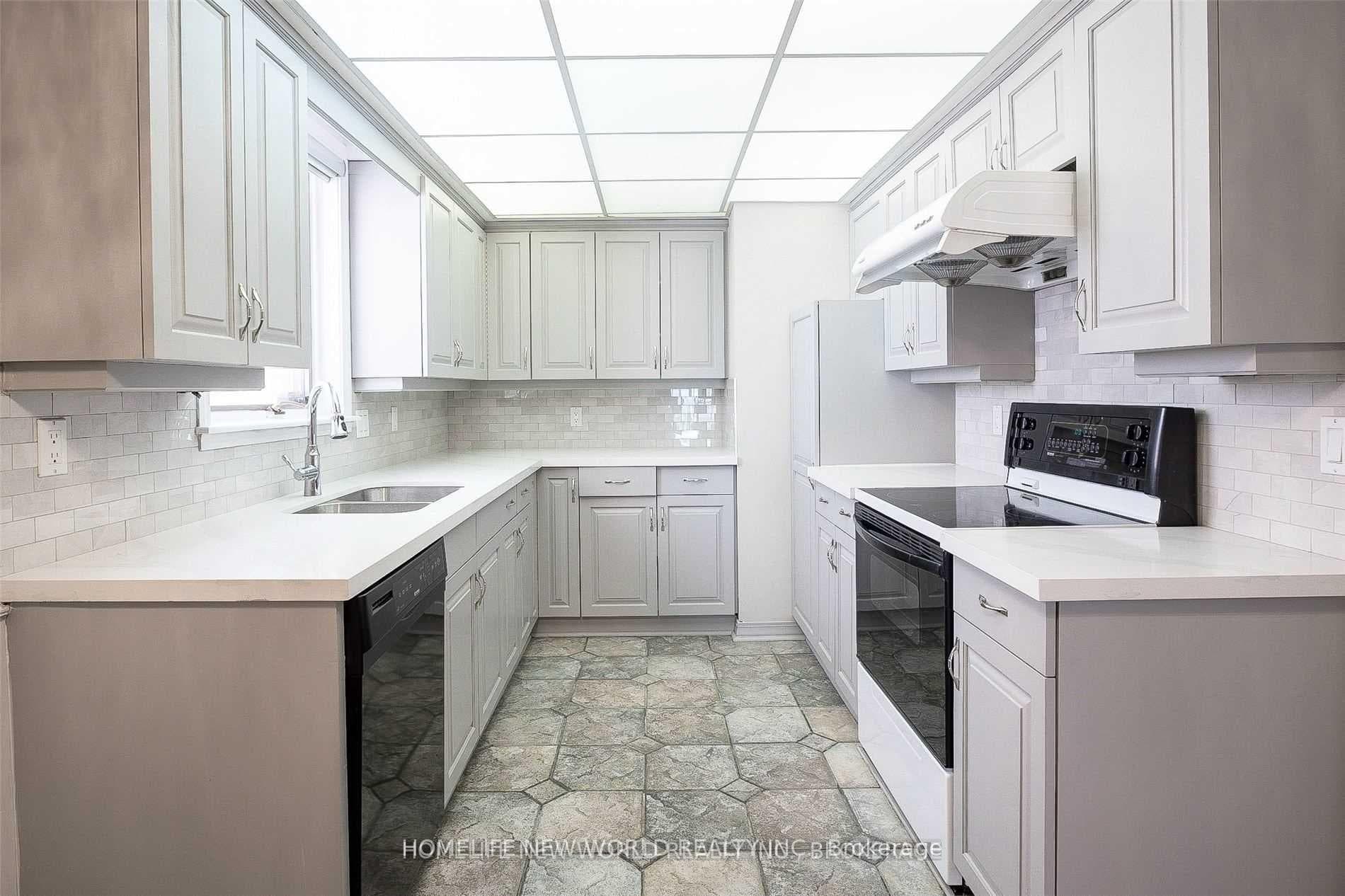 88 Pemberton Avenue photo 6