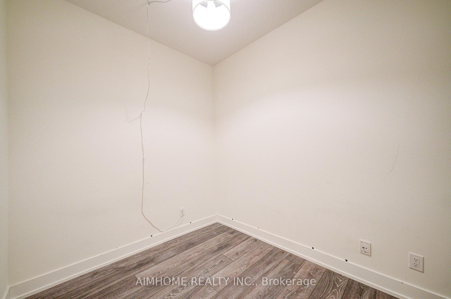180 Fairview Mall Drive Unit 813 photo 19