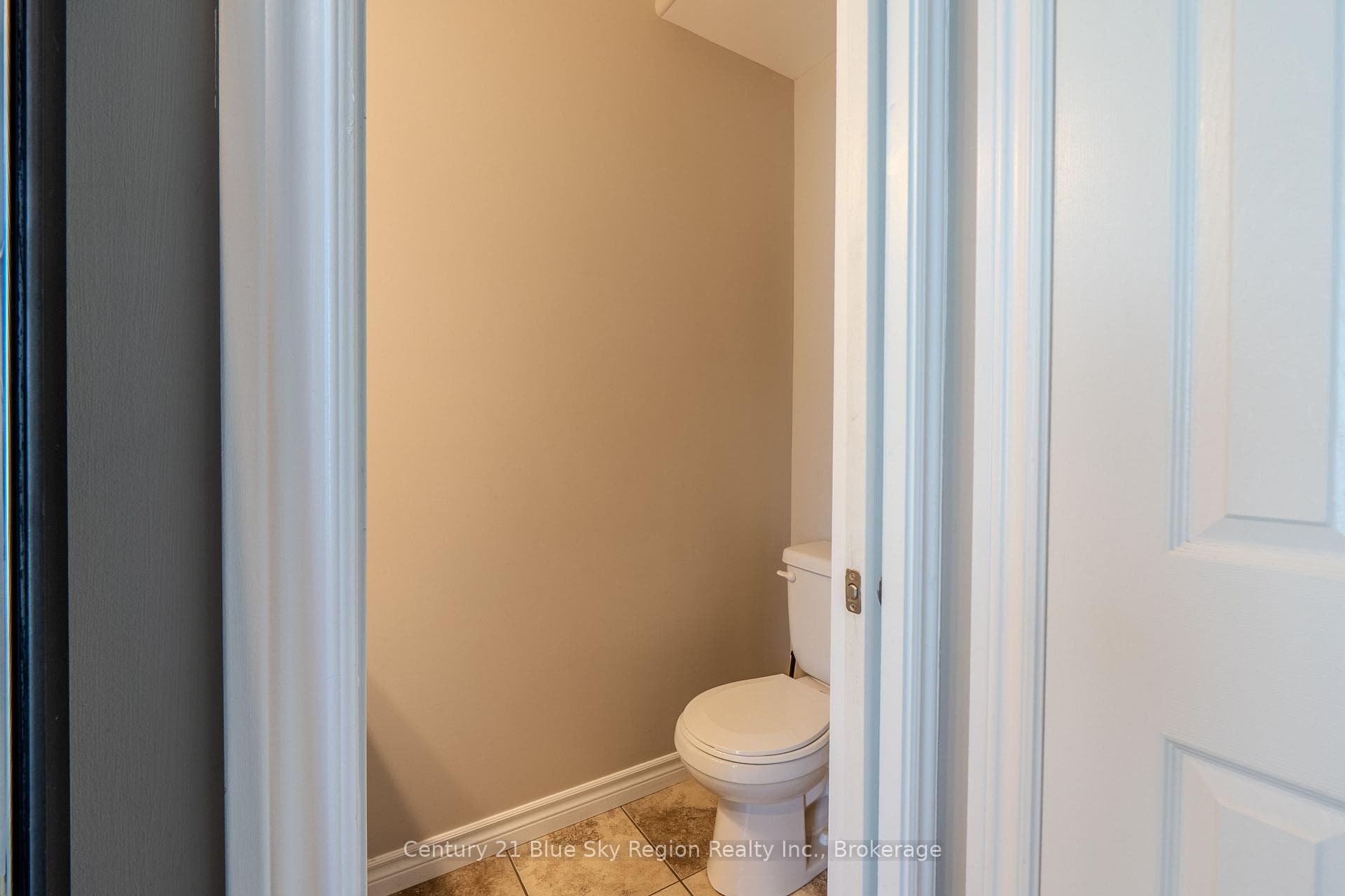 493 Norman Avenue photo 45