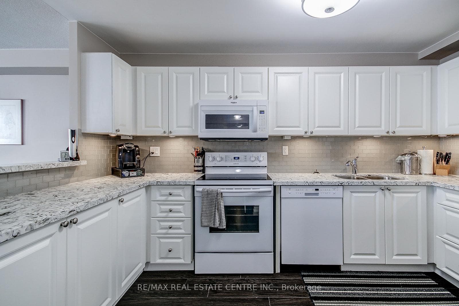 26 HALL Road Unit 502 photo 7