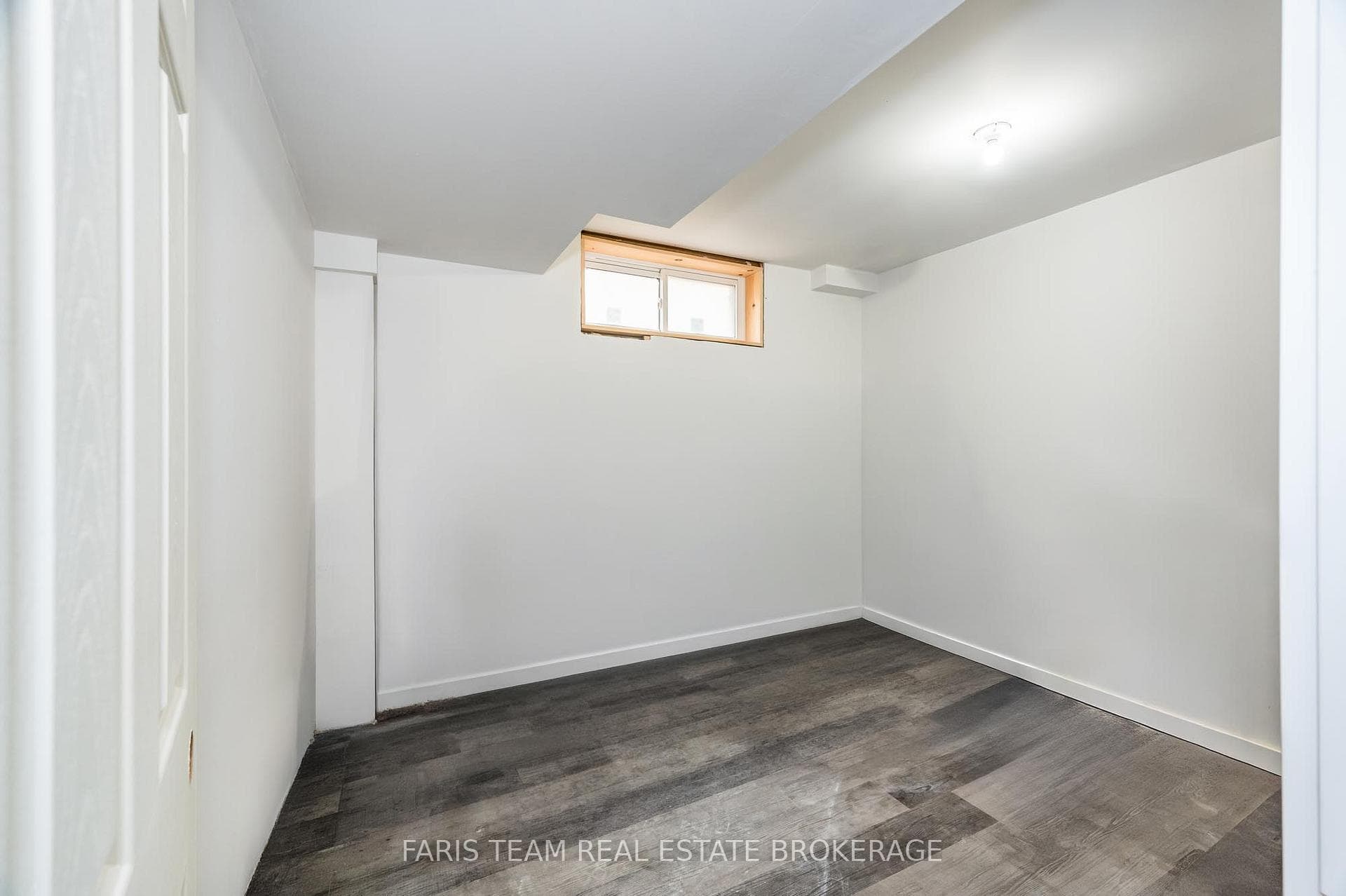 1036 Beverley Lane photo 26