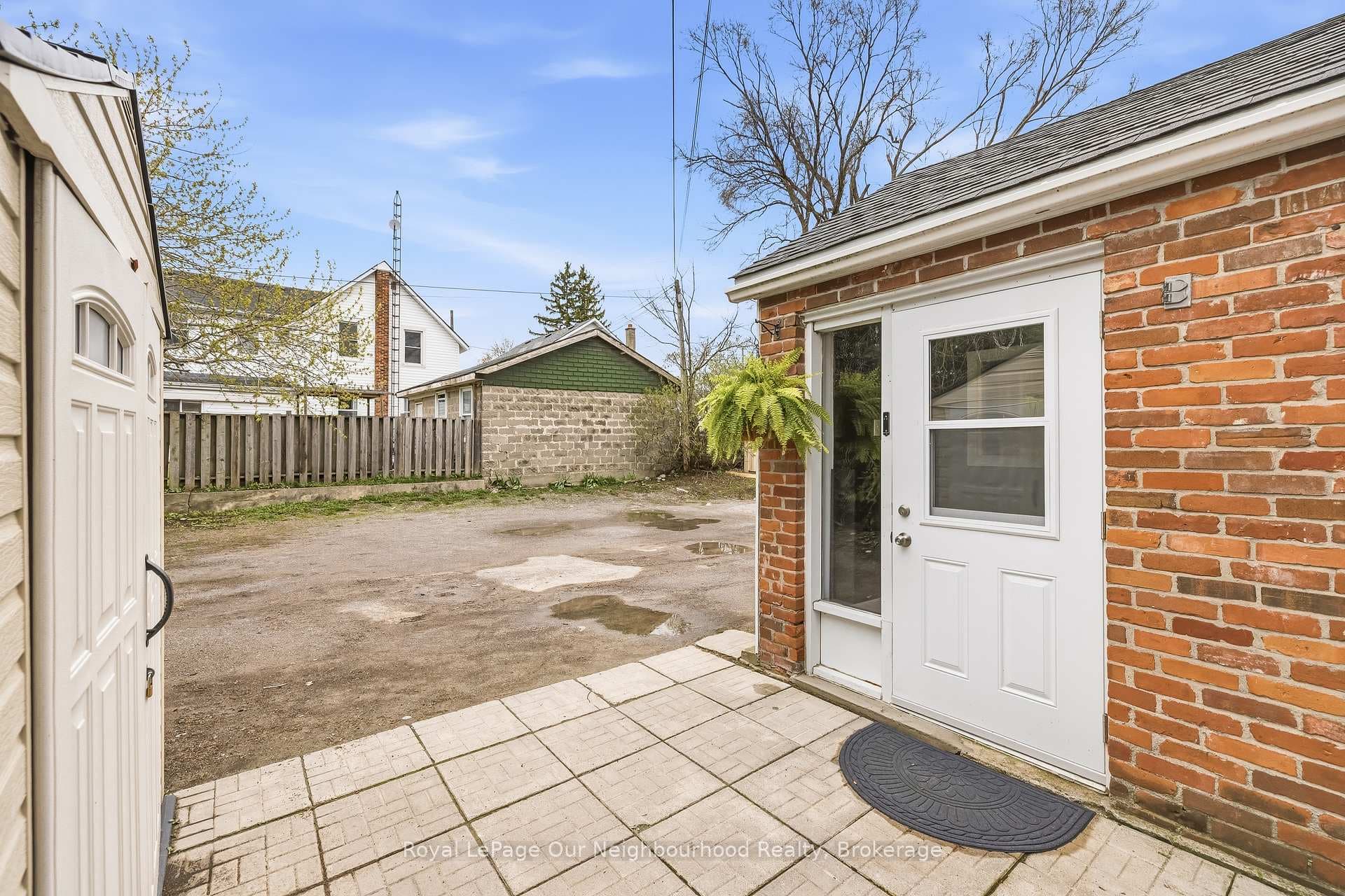 162 Dundas Street photo 33