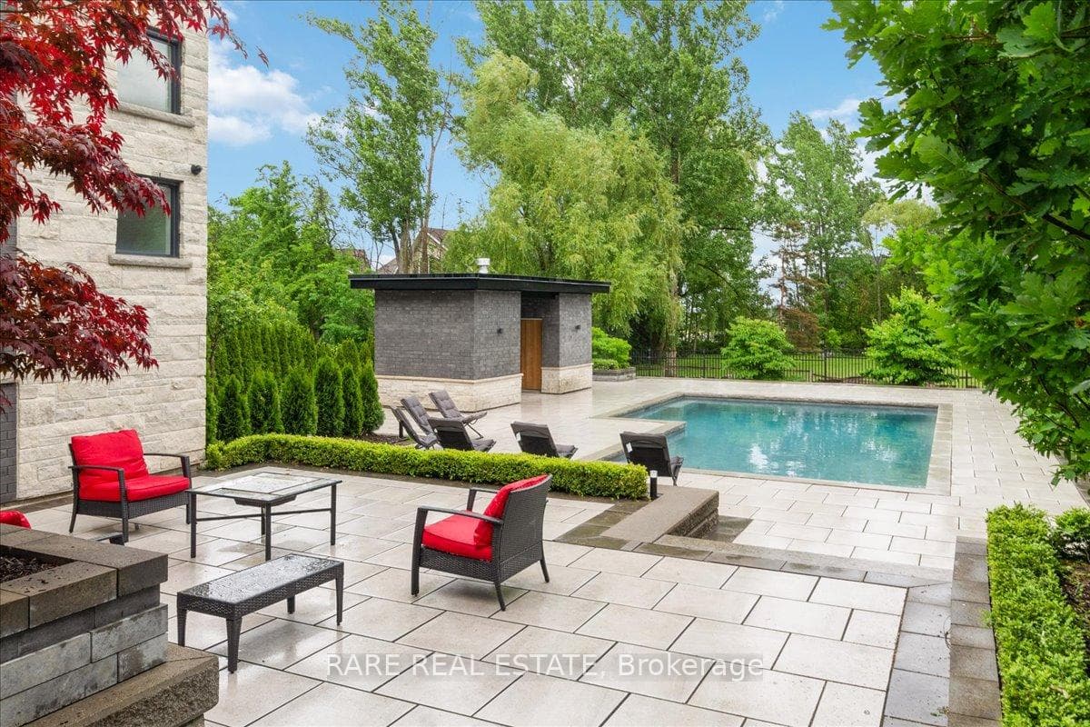 125 Craigmore Crescent photo 24