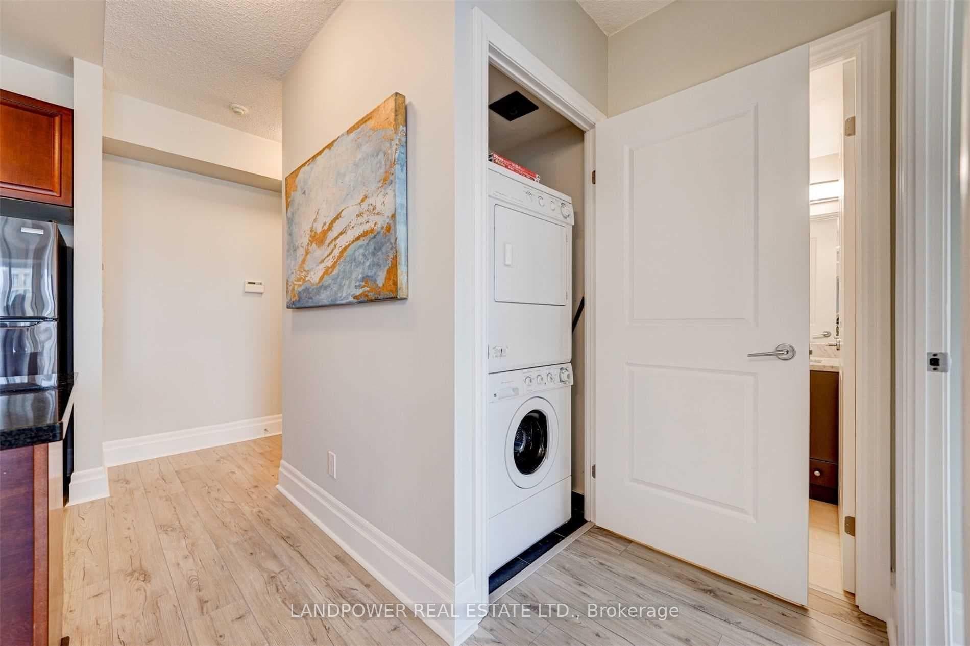 151 Upper Duke Crescent Unit 710 photo 30
