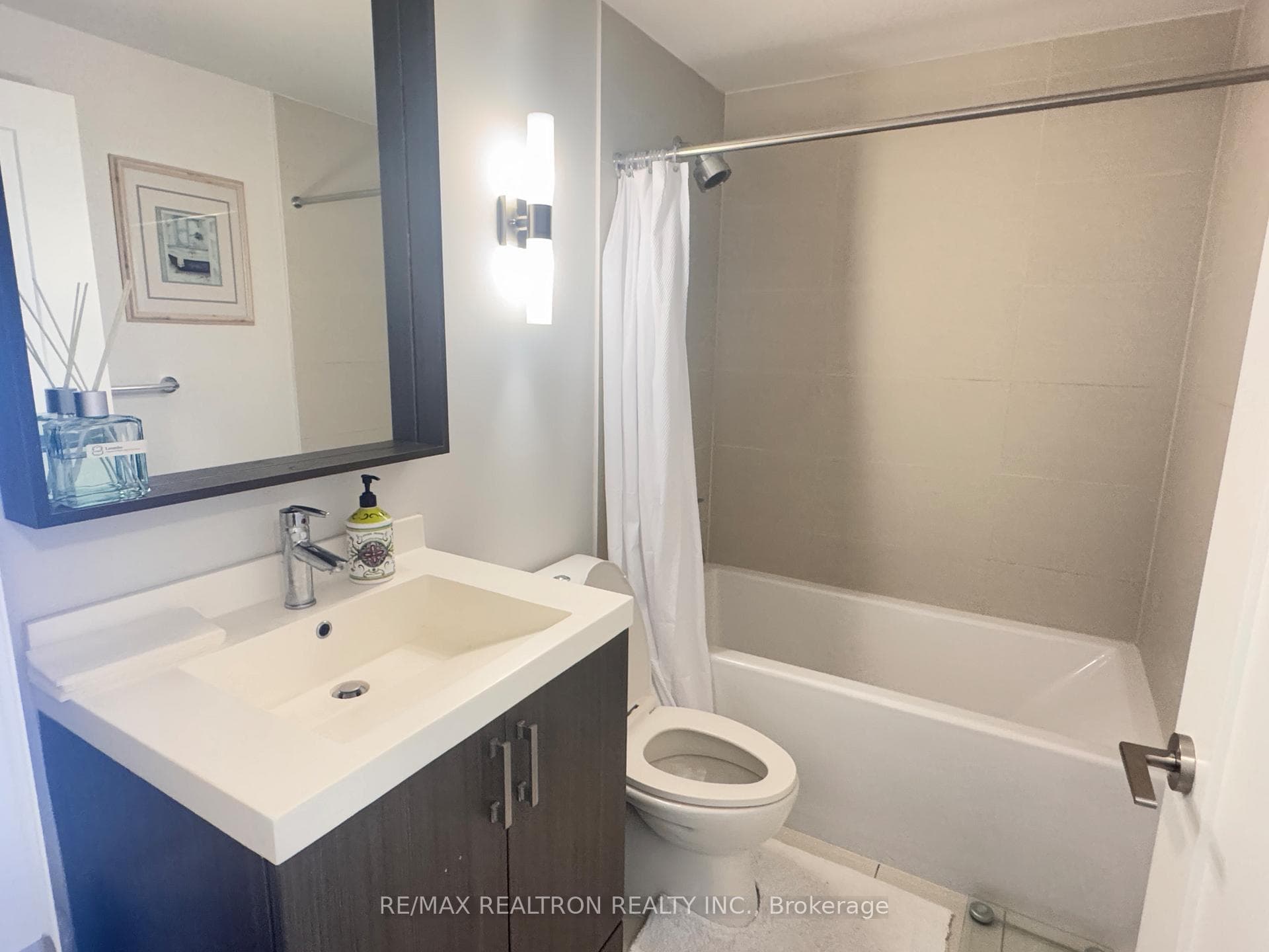 18 Graydon Hall Drive Unit 705 photo 13