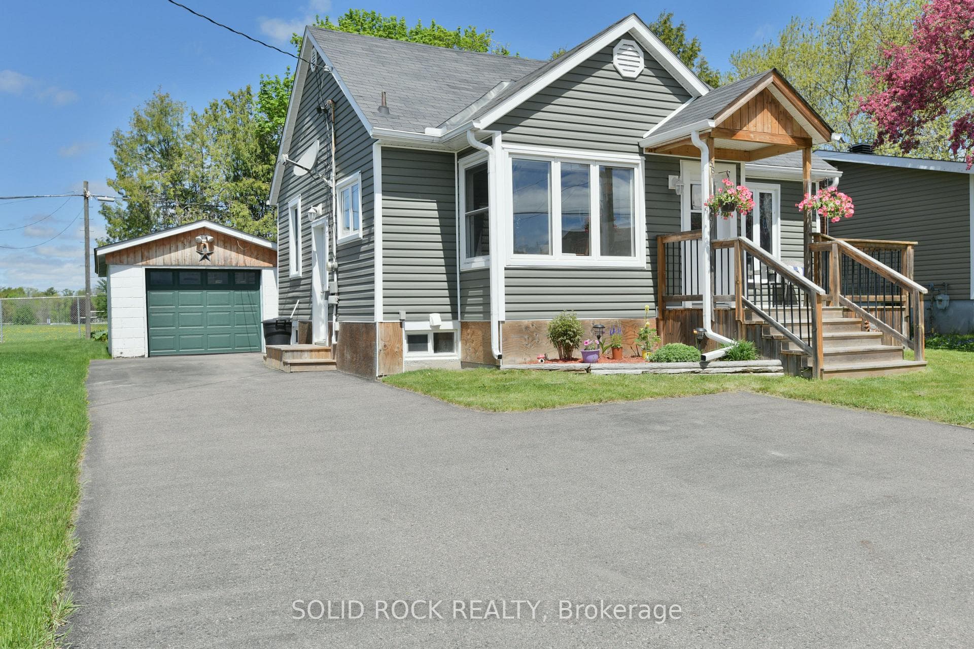 58 Barnet Boulevard photo 1