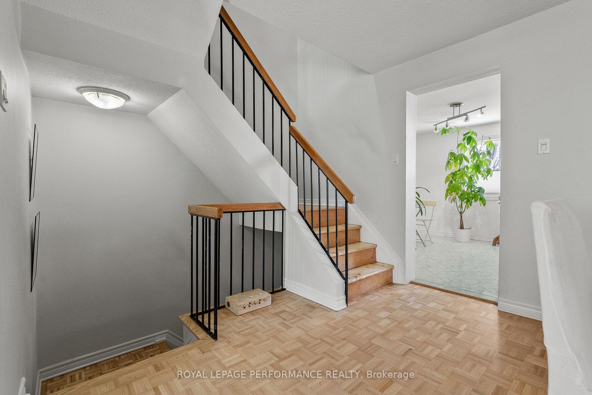 6919 Du Bois Avenue photo 8