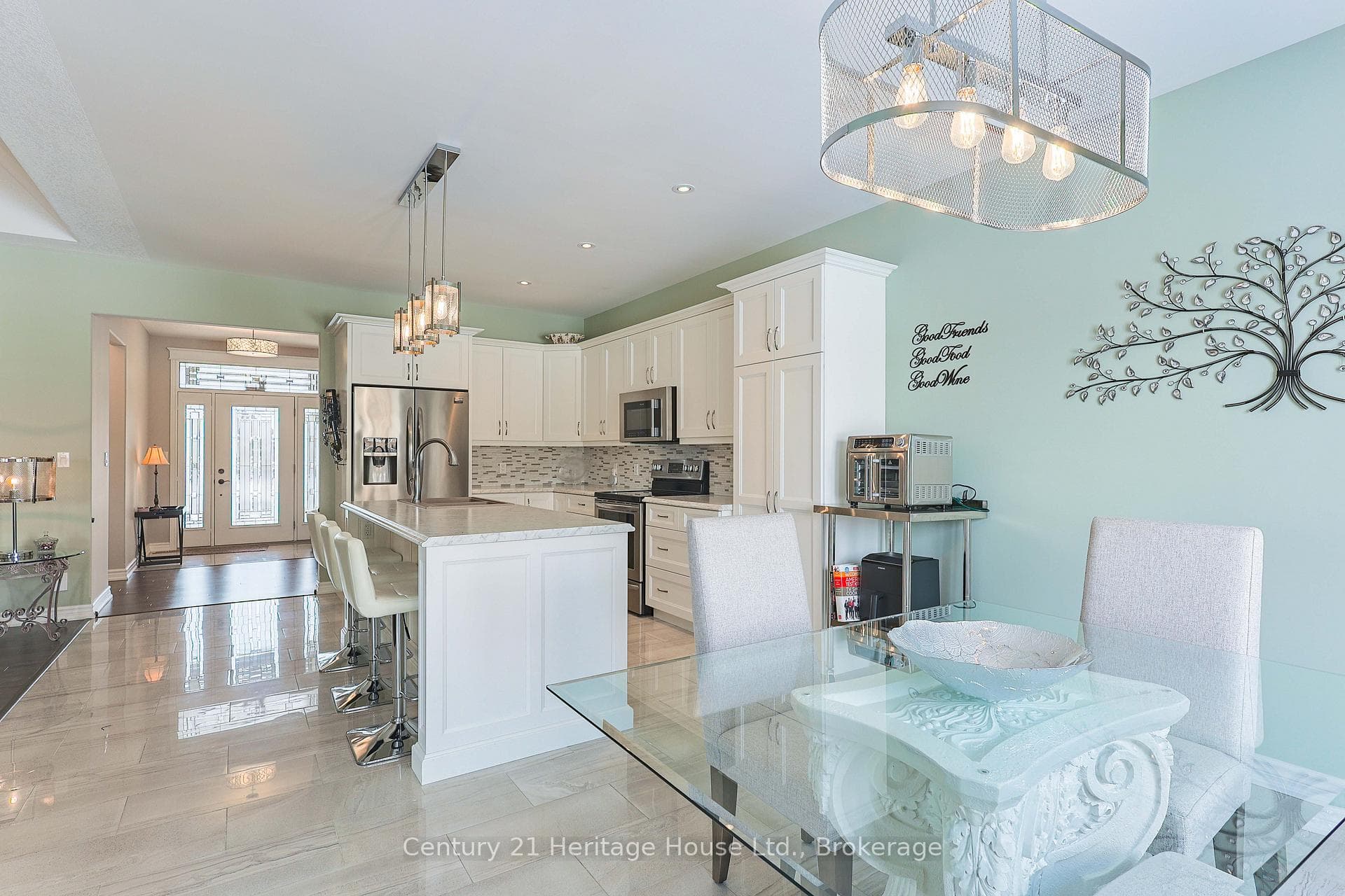 103 Lam Boulevard photo 7