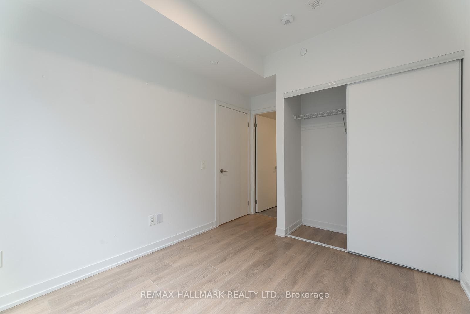 150 Logan Avenue Unit 427 photo 12