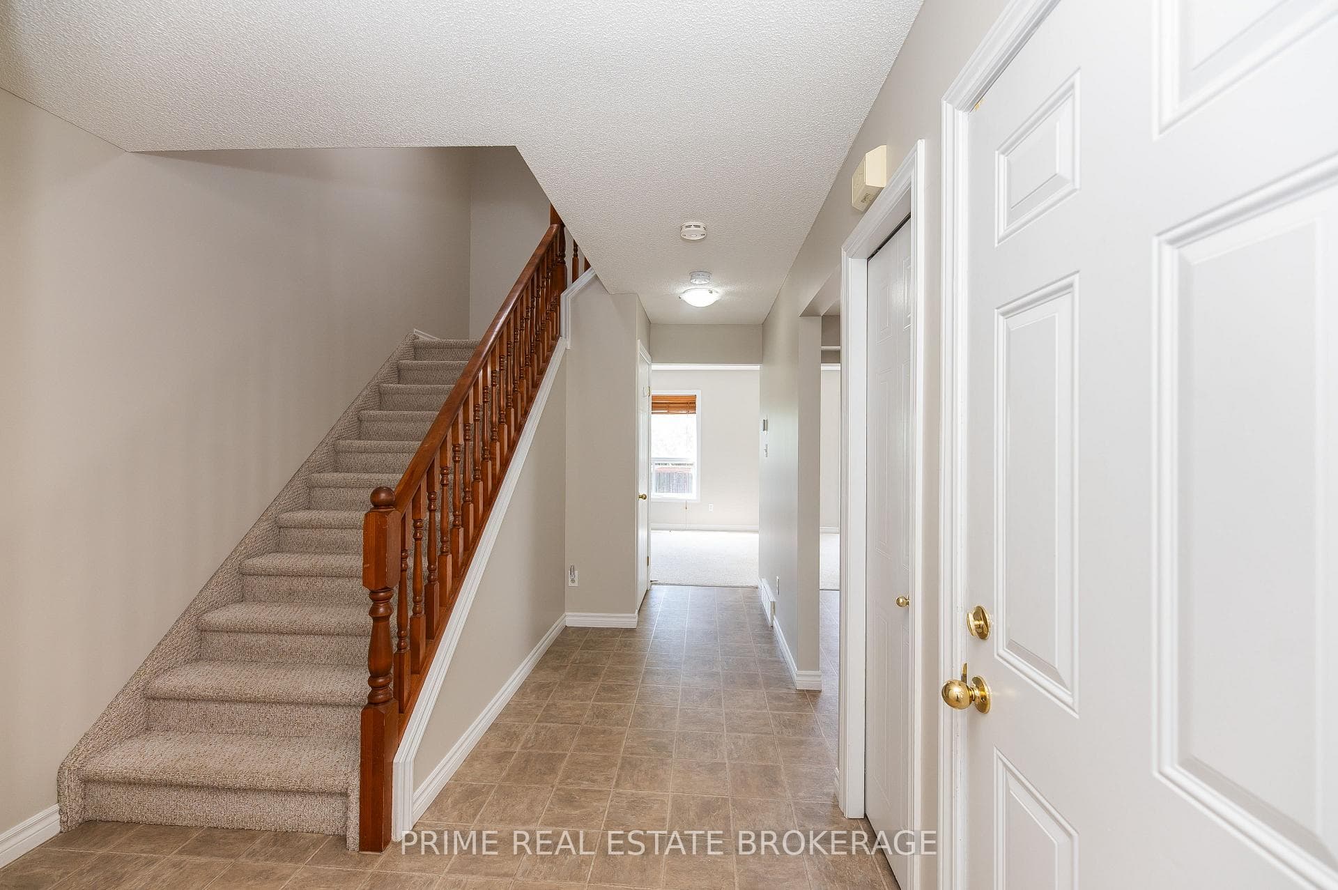 1658 Benjamin Drive photo 3
