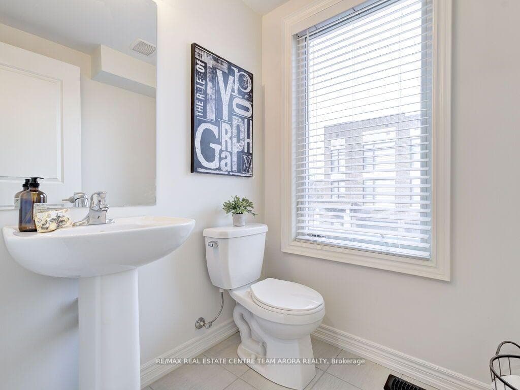 8 Queenpost Drive photo 23