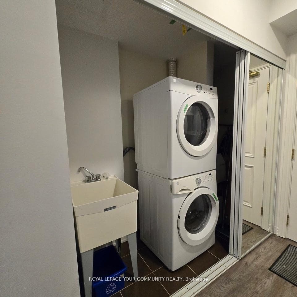 9245 Jane Street Unit 312 photo 9