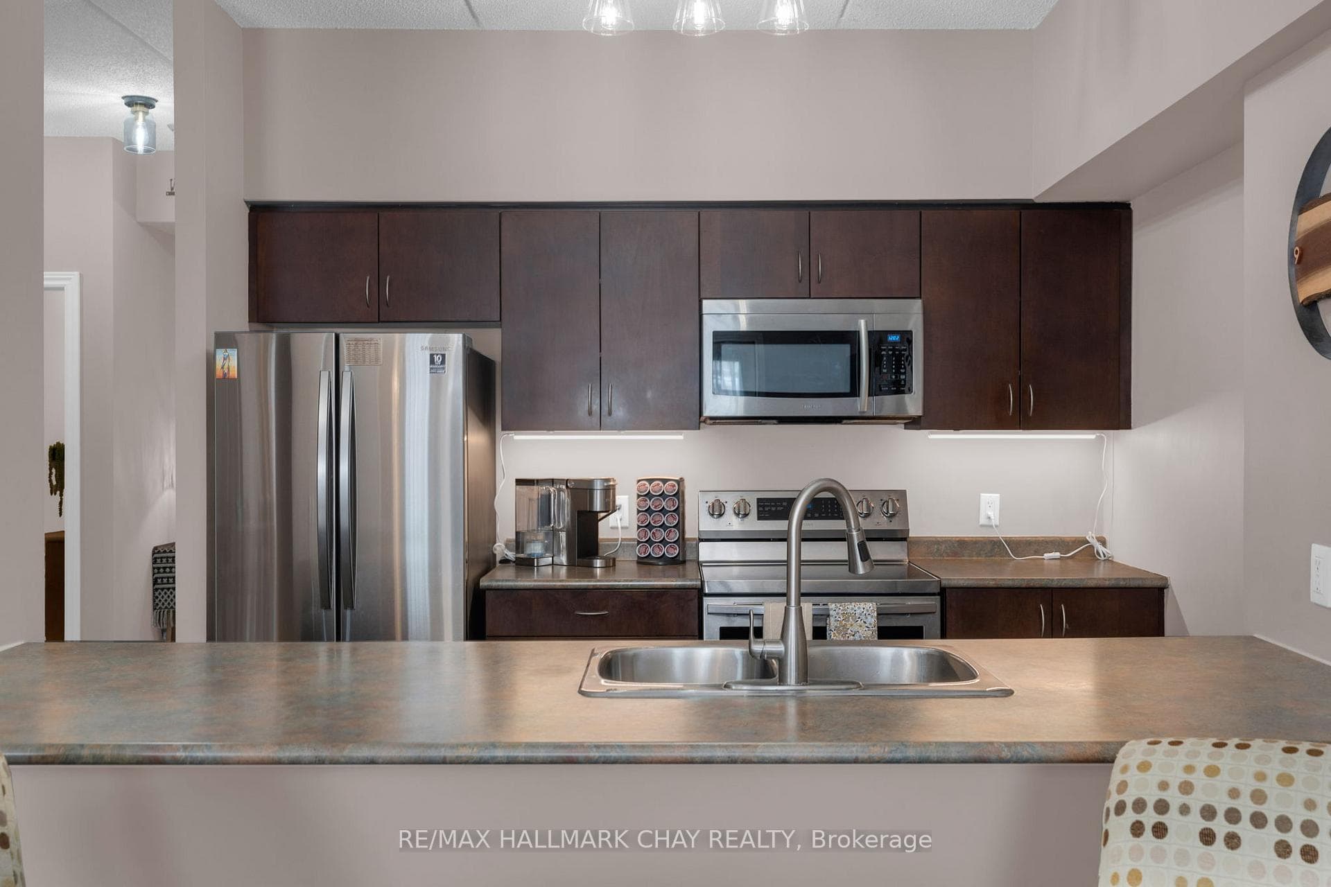 486 Laclie Street Unit 109 photo 4