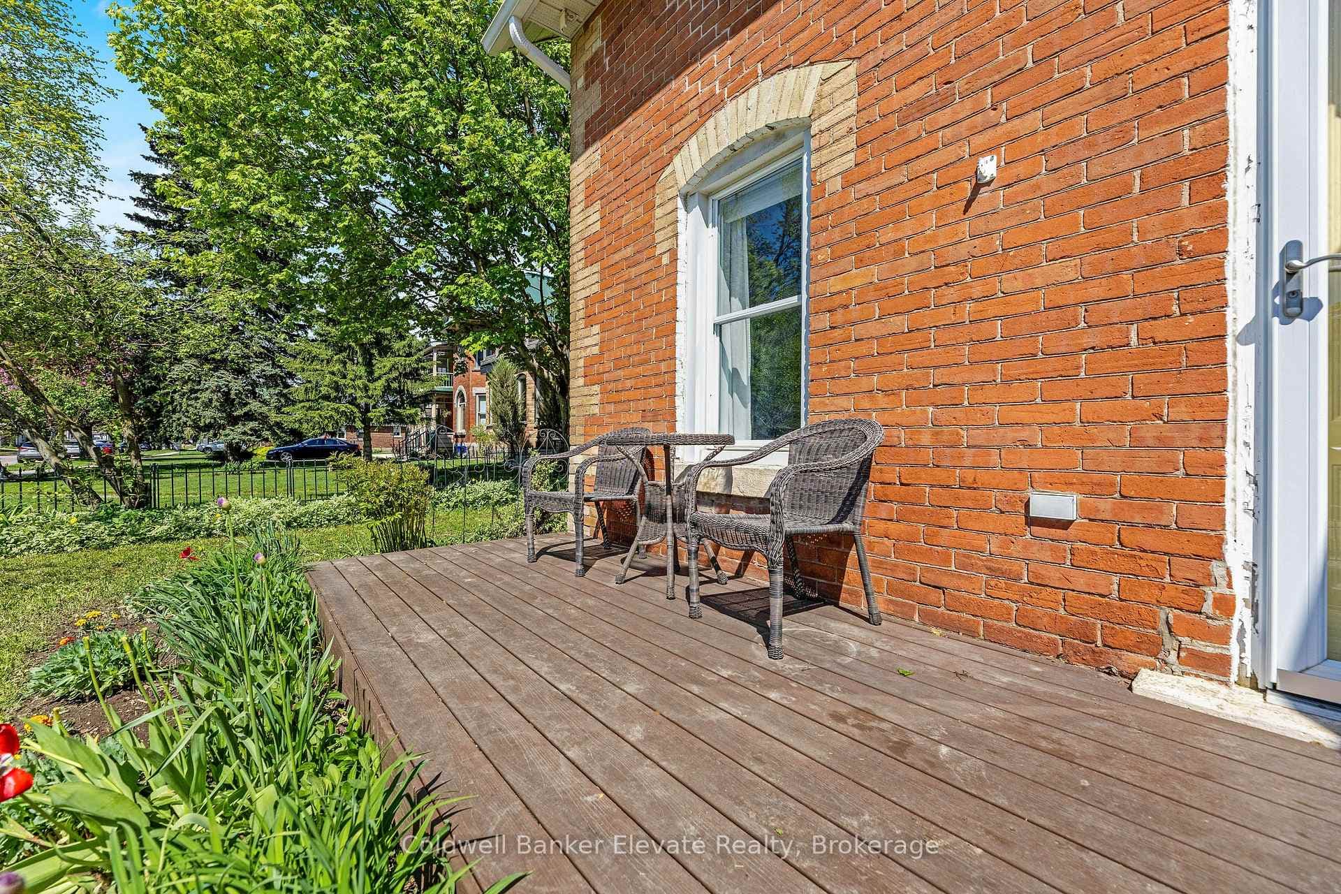 330 Main Street photo 4