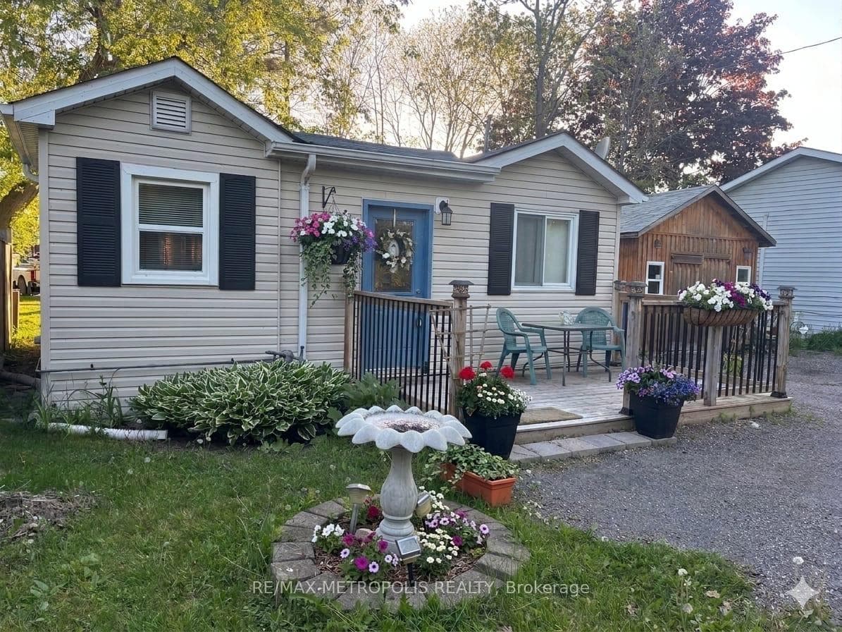 28 & 30 Thompson Drive photo 1