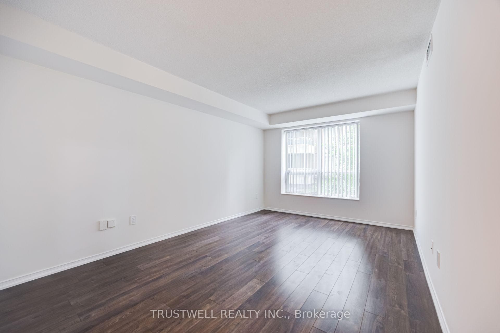 39 Pemberton Avenue Unit 401 photo 19