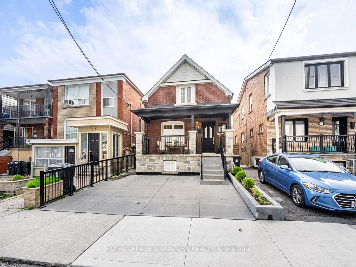 35 Rogers Road photo 2