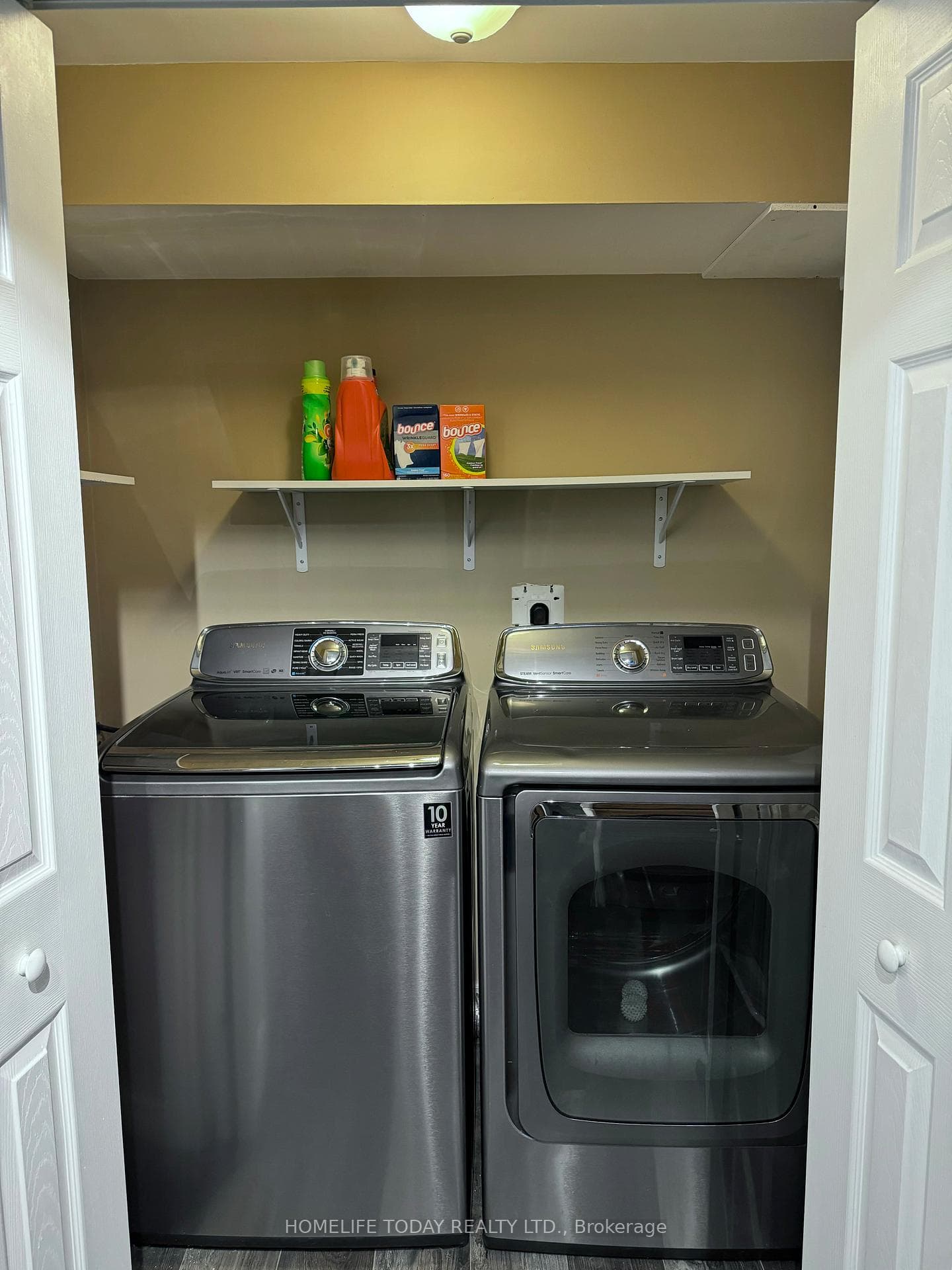 90 Carter Crescent photo 32