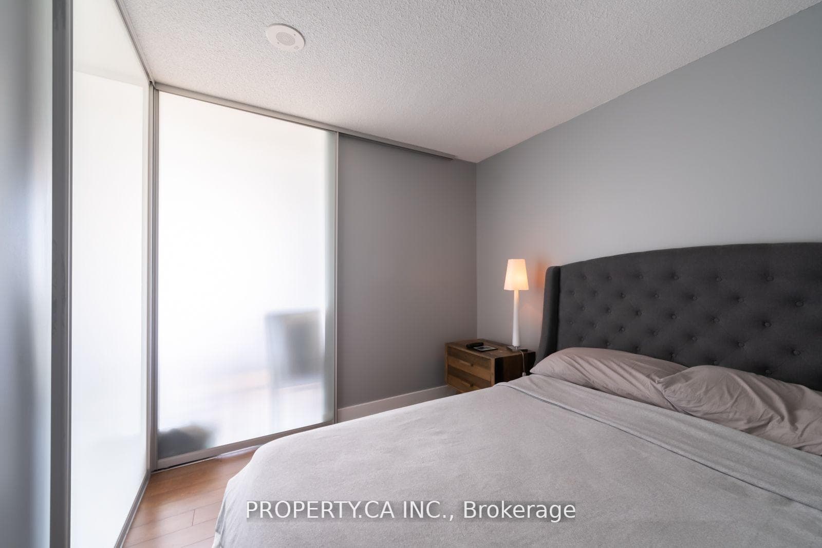 1048 Broadview Avenue Unit 1705 photo 8