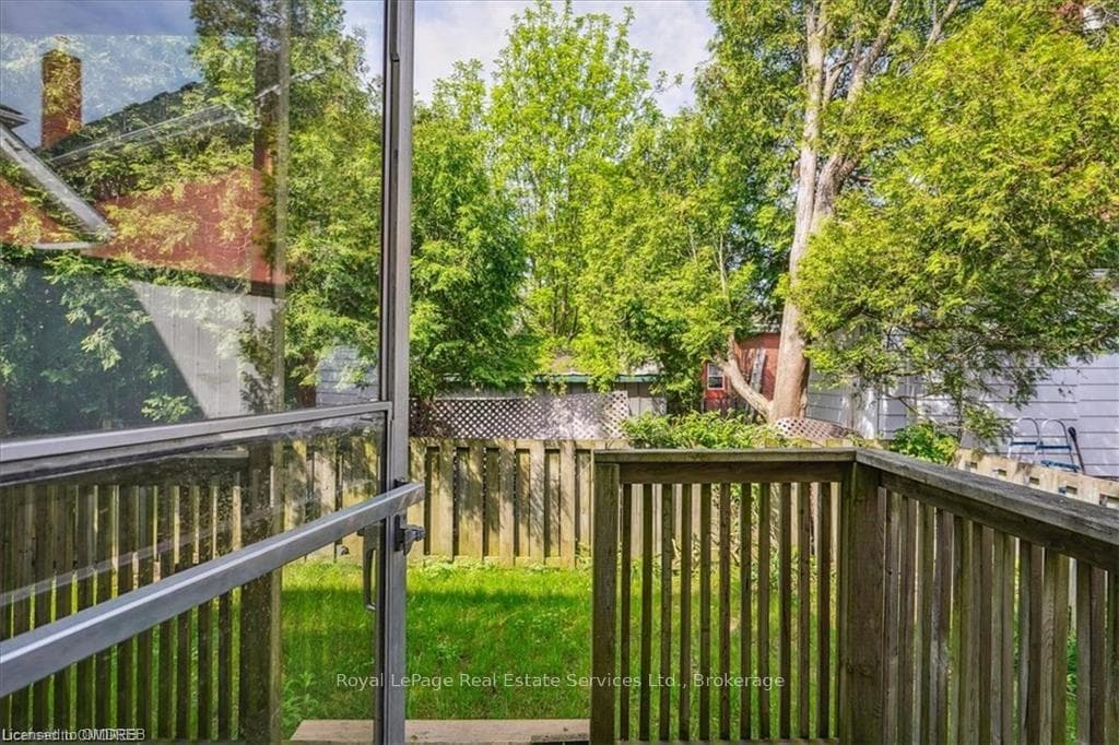 33 ROSE Avenue Unit Main photo 18
