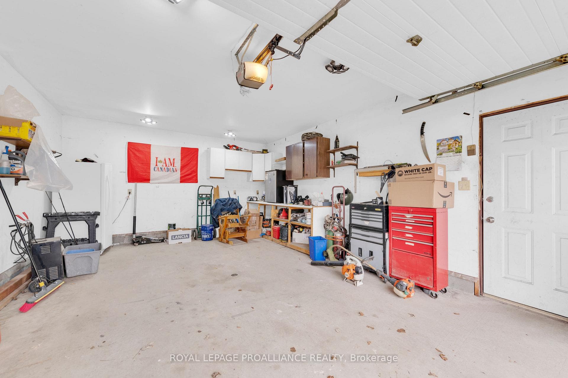 16 Thurlow Drive photo 40