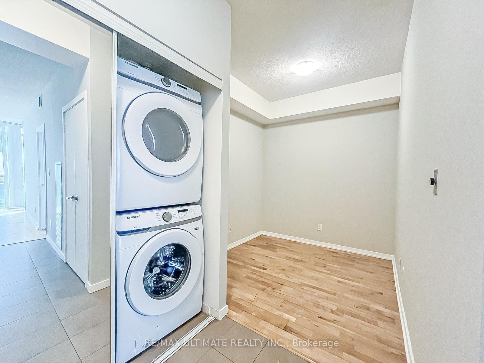 65 BREMNER Boulevard Unit 1101 photo 24
