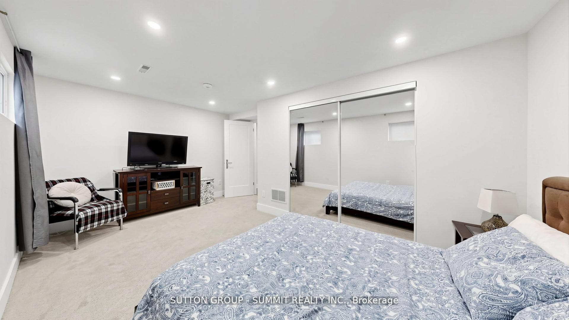 2427 Ravensthorpe Crescent photo 41