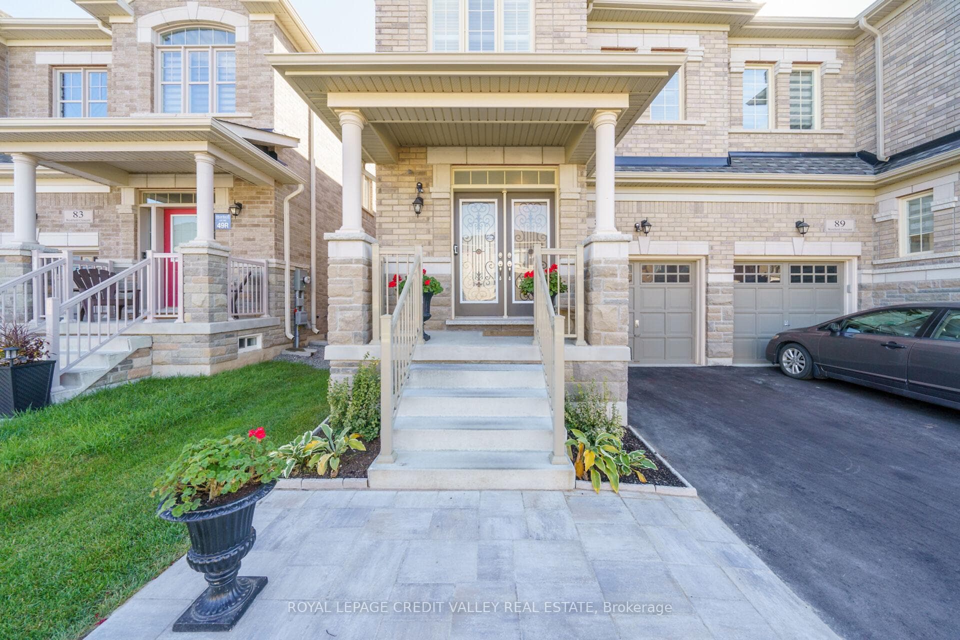 87 Westfield Crescent photo 3