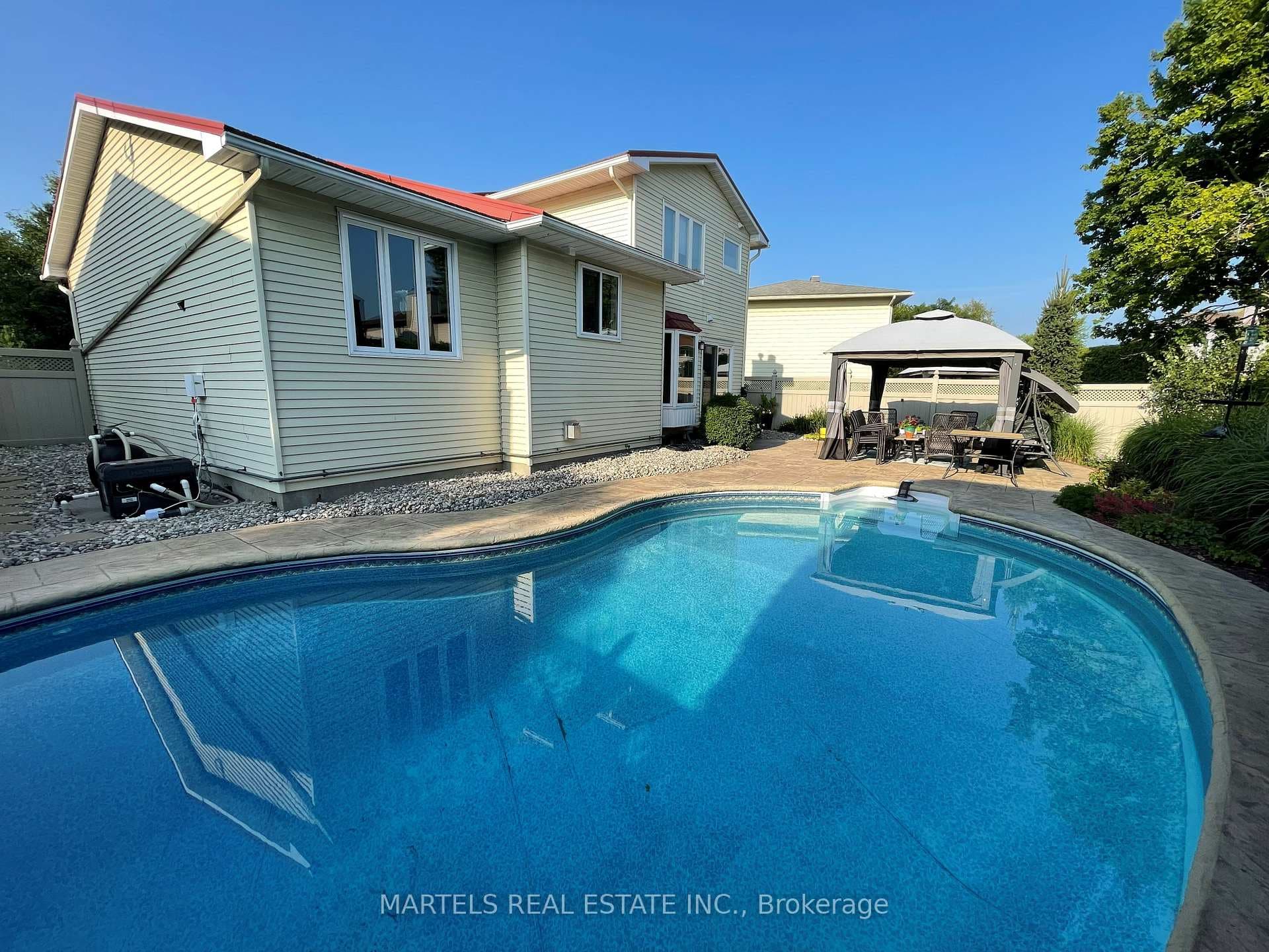 1149 Beaujolais Crescent photo 22