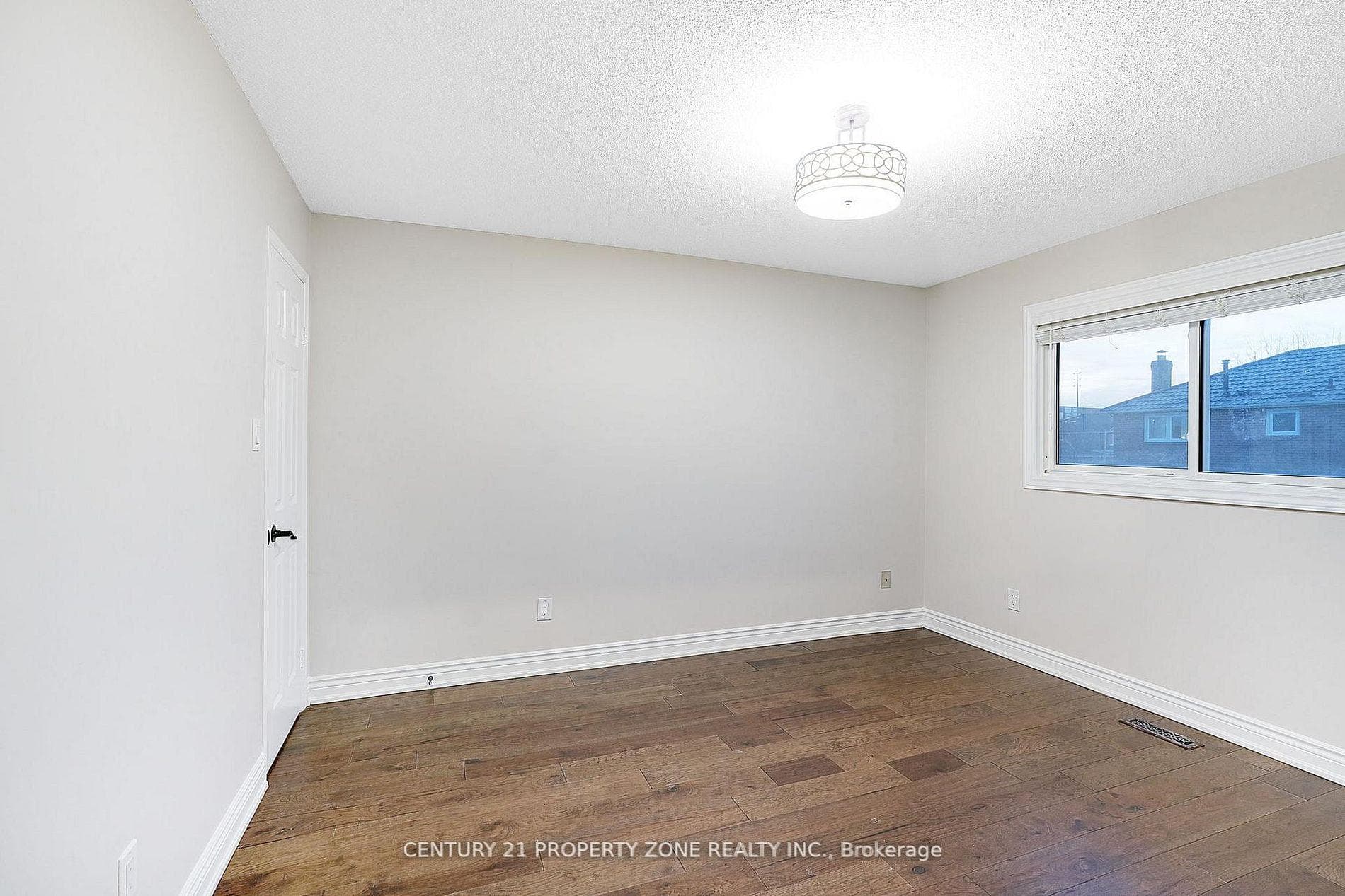 4 Garbutt Crescent photo 24