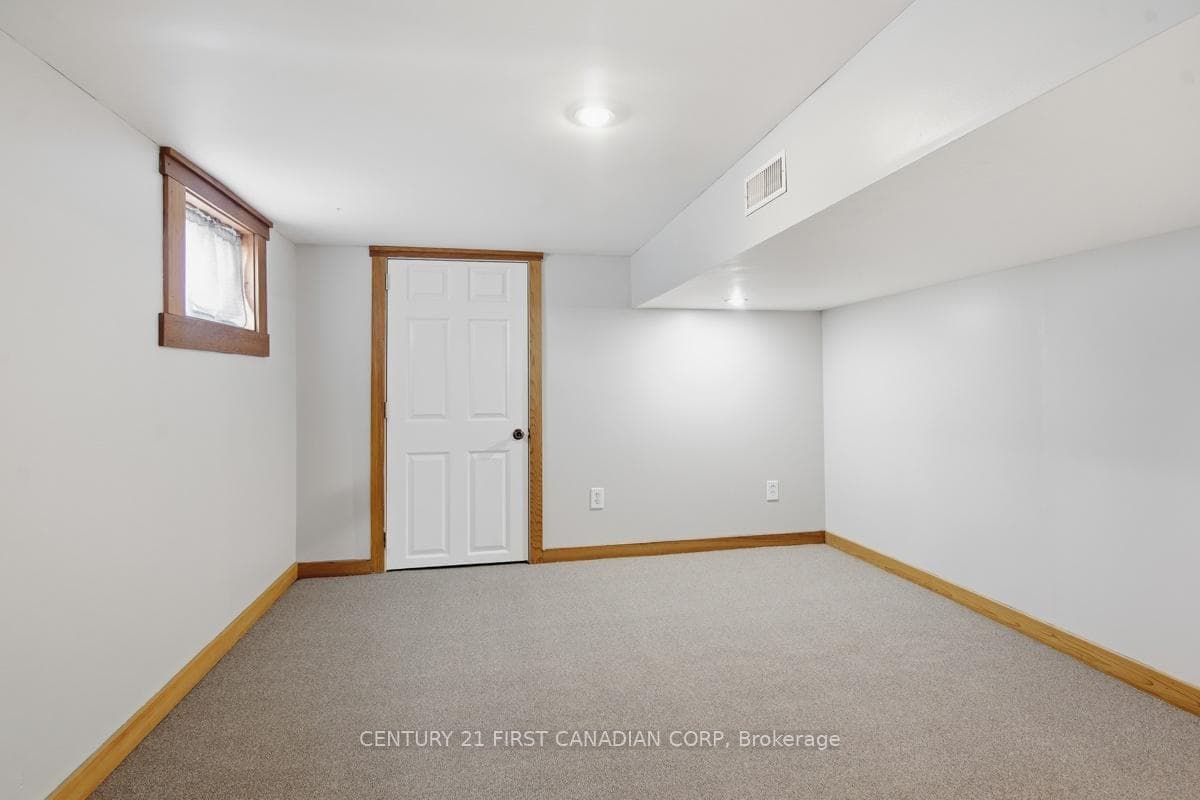 63 Beattie Avenue photo 26
