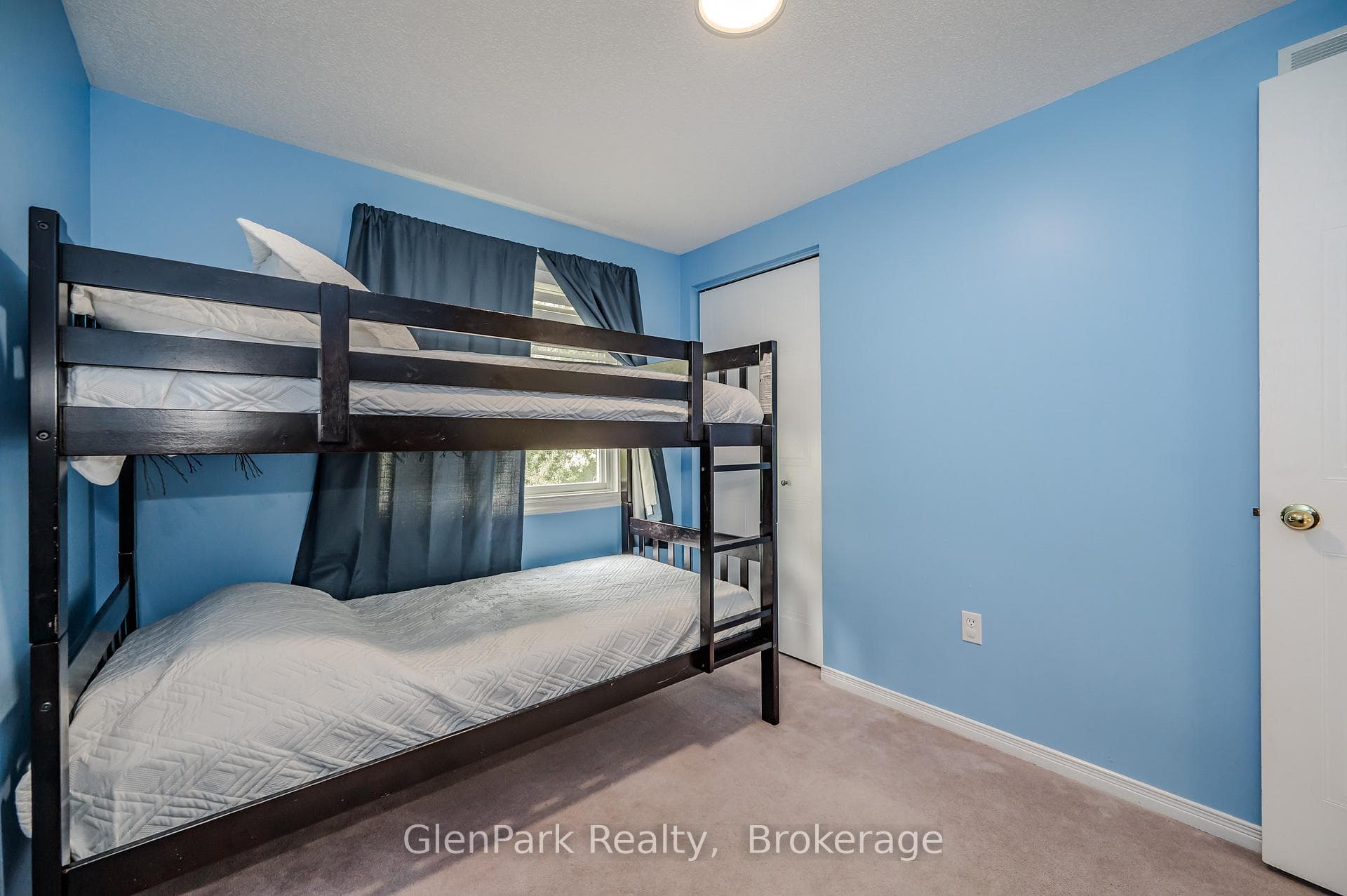 56 Starview Crescent photo 21