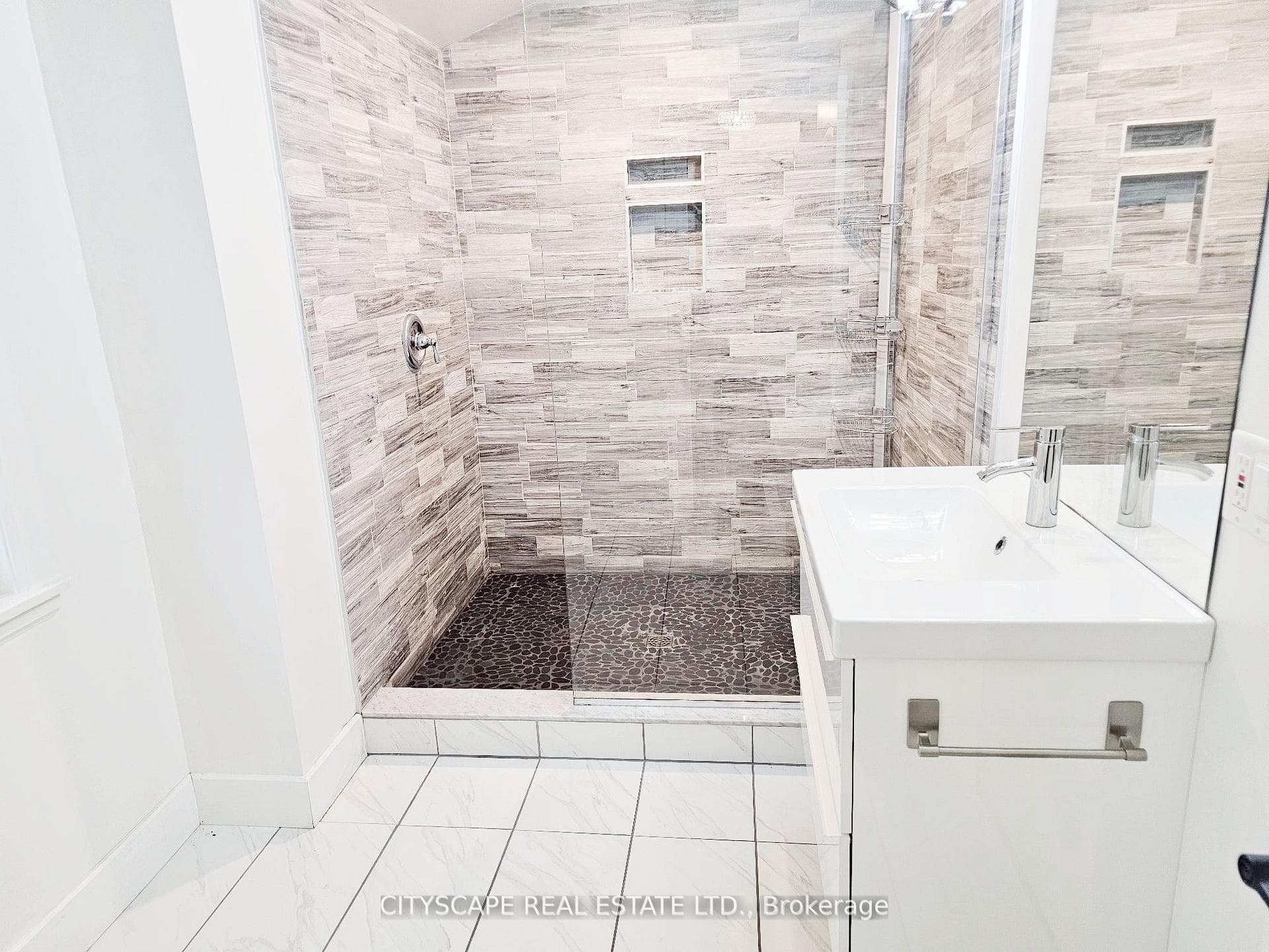 891 Riverside Drive photo 25