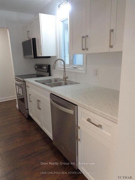166 Pollock Street photo 4