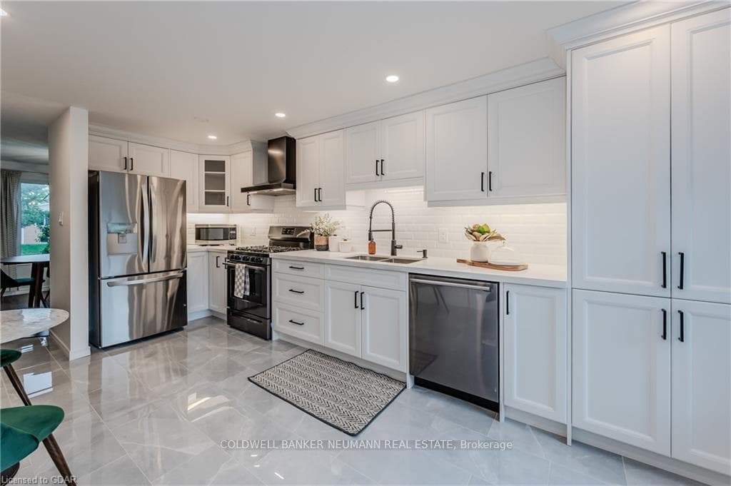 73 Pathfinder Crescent photo 2