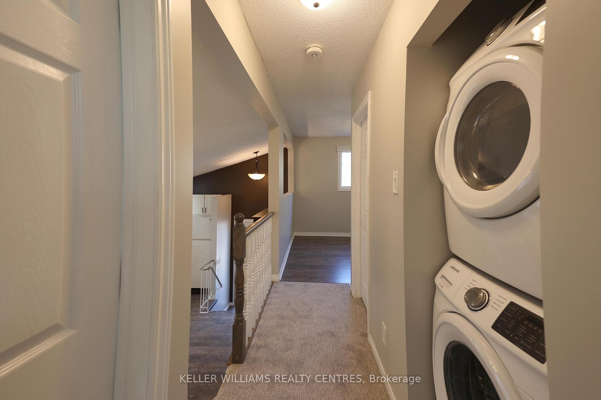 26 Melinda Crescent Unit A photo 18