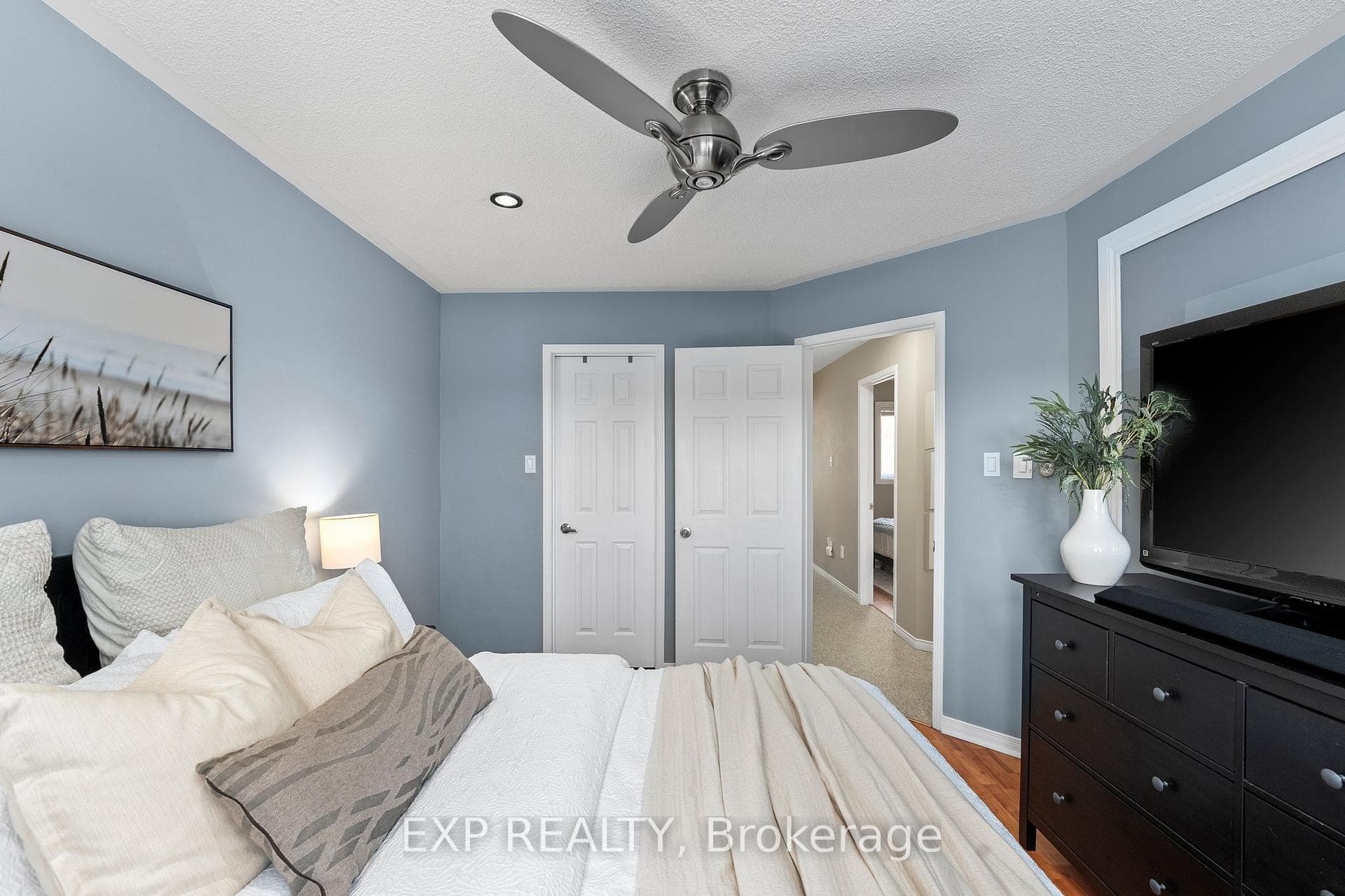 11 Bates Court photo 16