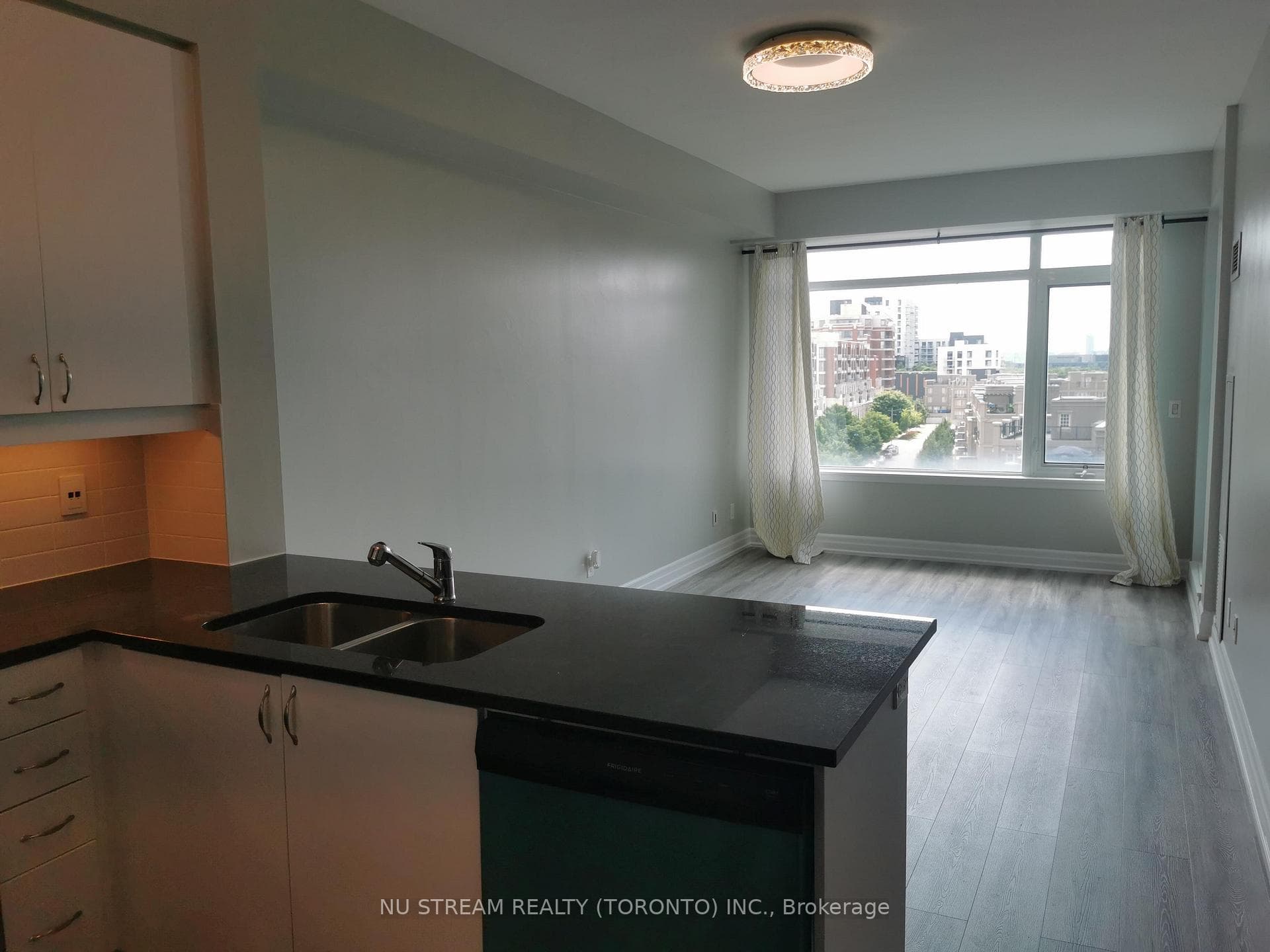 8110 Birchmount Road Unit 605E photo 8
