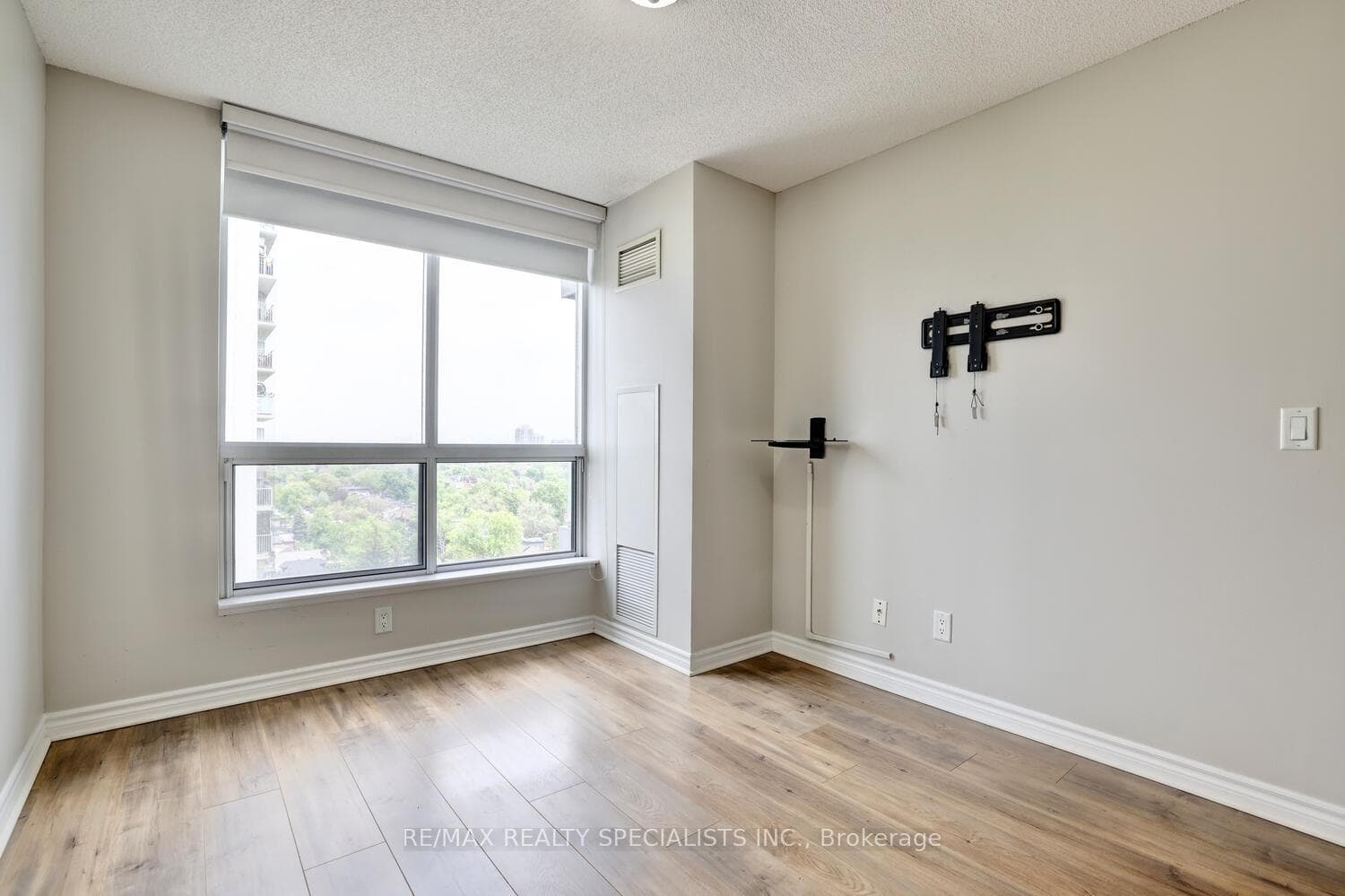 70 High Park Avenue Unit 1401 photo 16