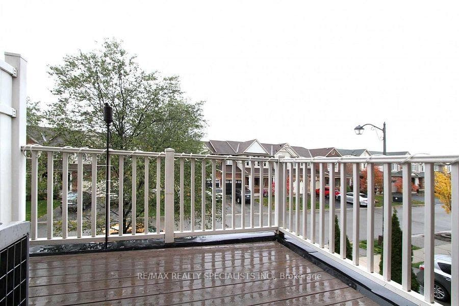943 Burrows Gate photo 24