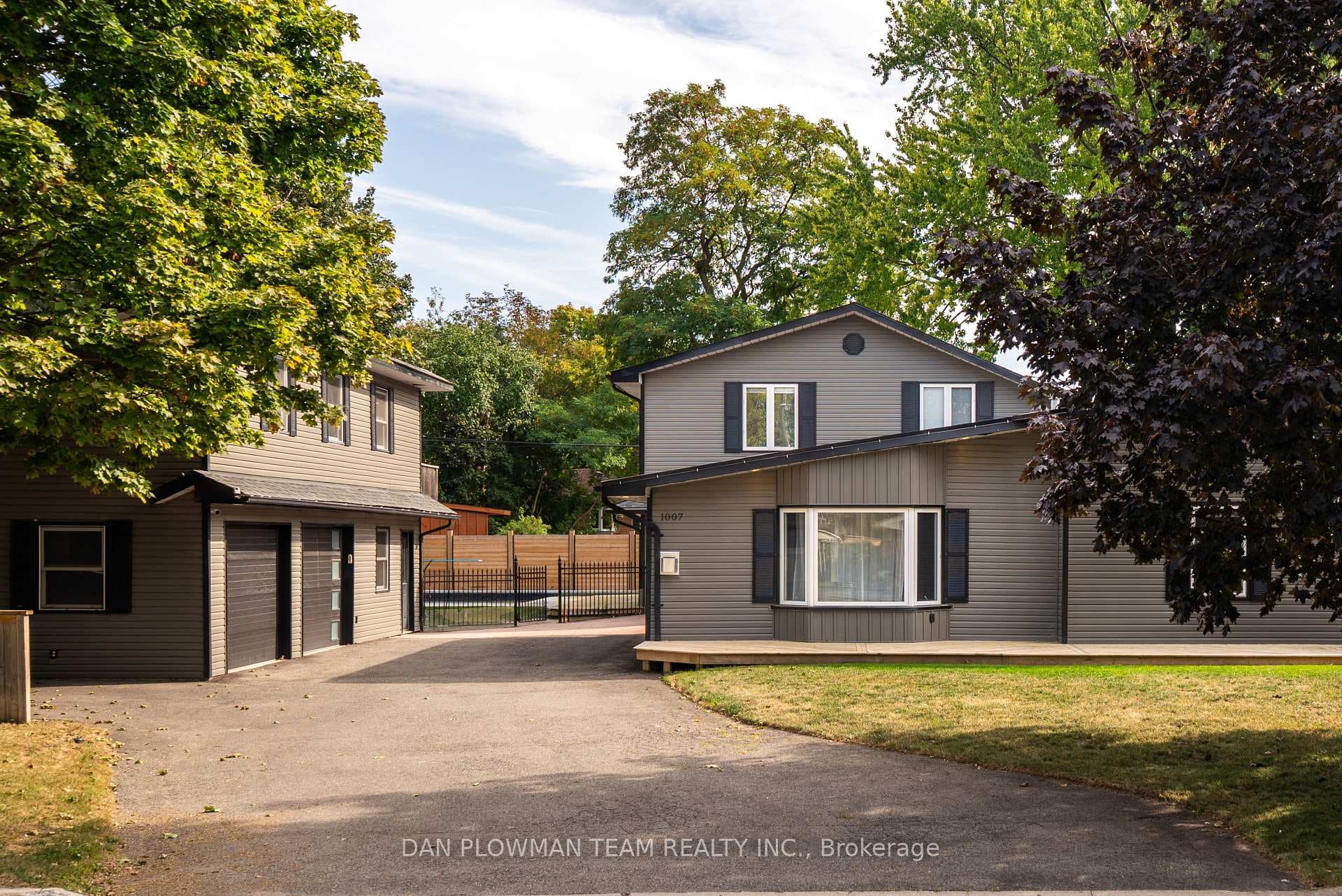 1007 Dunlop Street photo 3